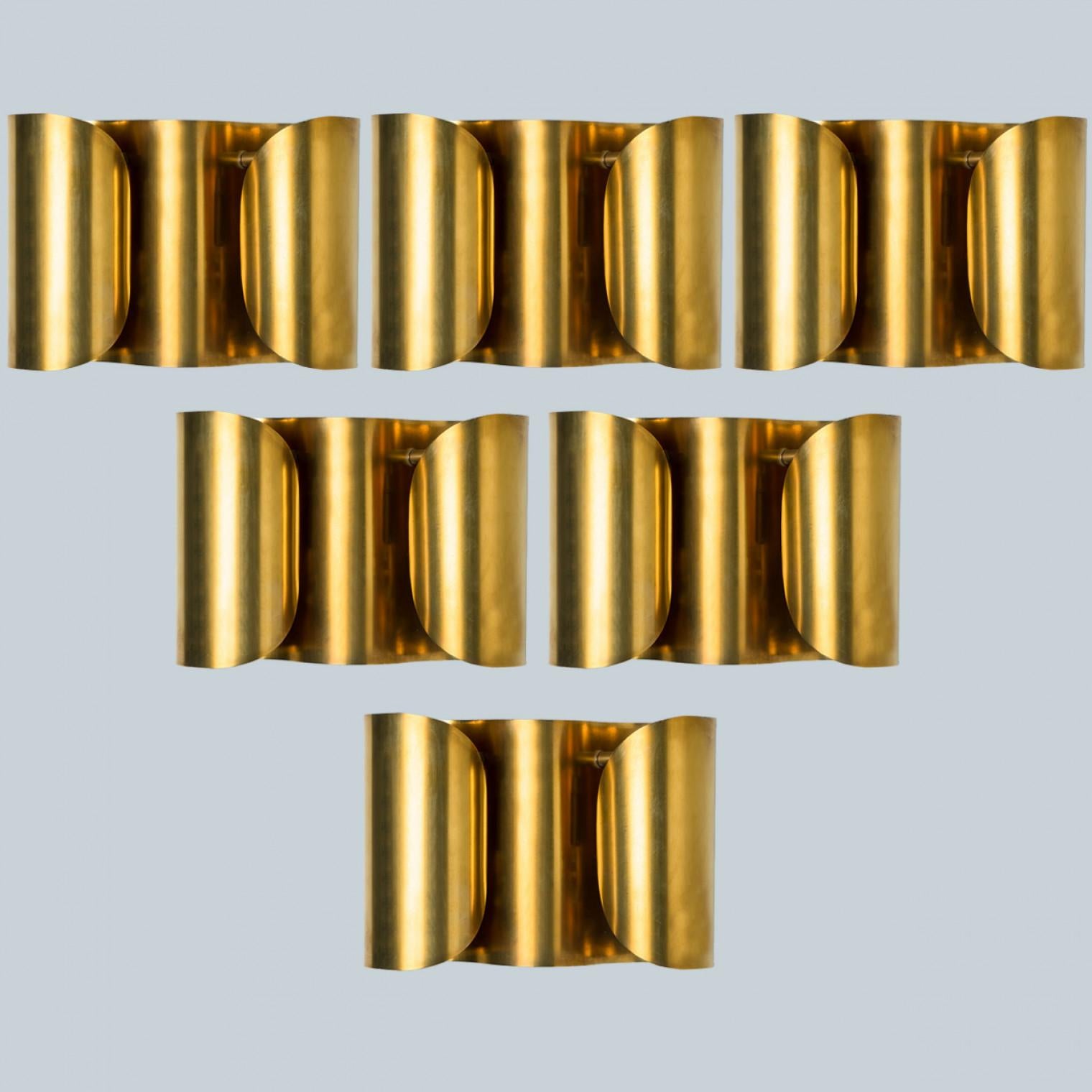 Several Curved Brass Wall Lights, 1970s For Sale 8