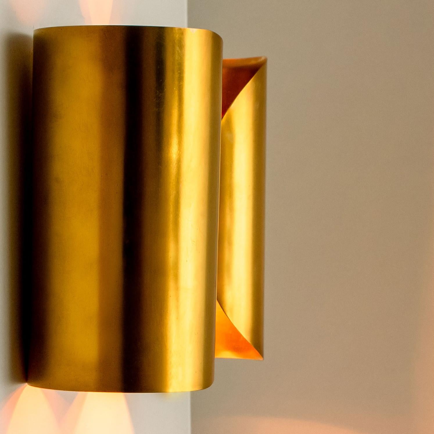 Several Curved Brass Wall Lights, 1970s In Good Condition For Sale In Rijssen, NL