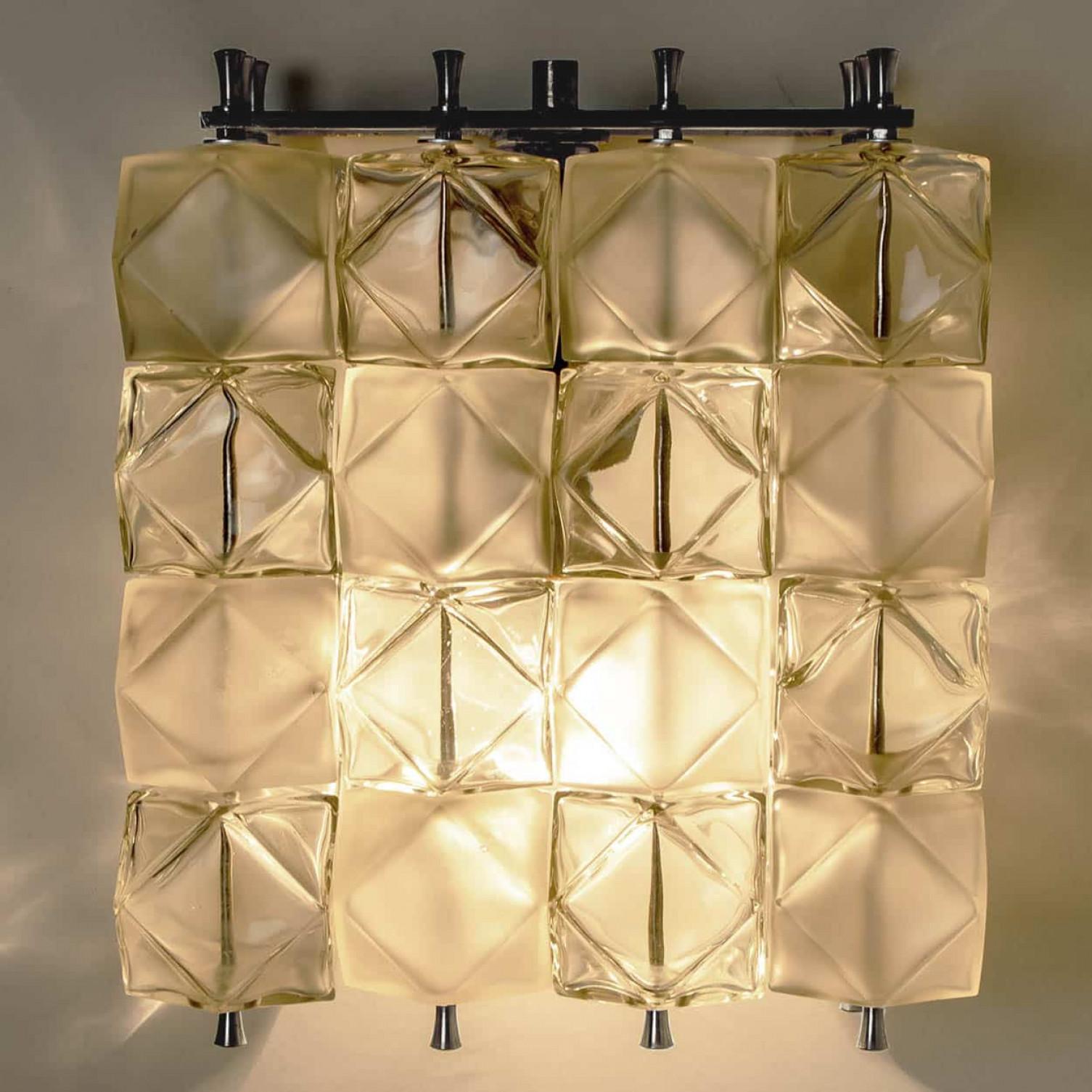 Several  Filvem Voghera Crystal and Nickel Plated Wall Lamps en venta 3