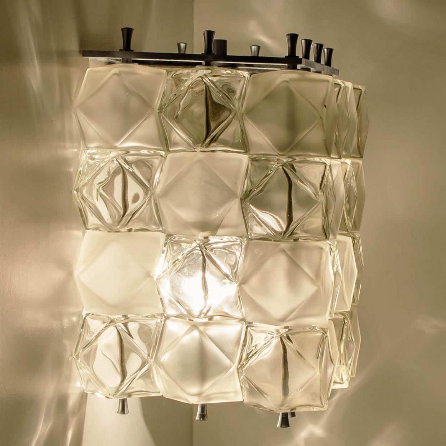 Several  Filvem Voghera Crystal and Nickel Plated Wall Lamps en venta 1