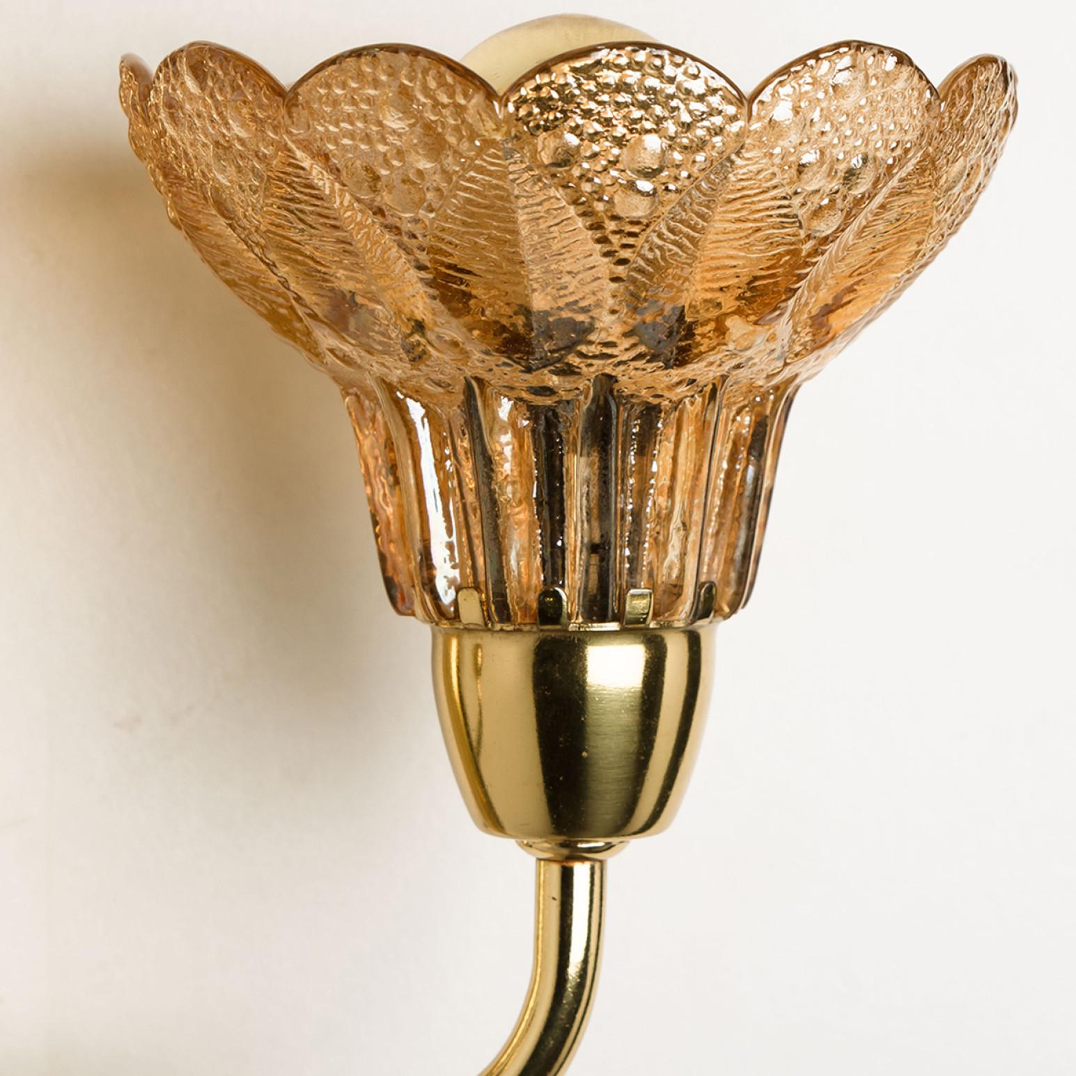 Several Flower Glass and Brass Wall Sconces, Germany, 1960s In Good Condition For Sale In Rijssen, NL