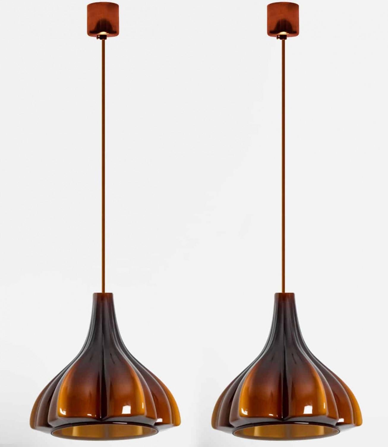 XX secolo Ciondoli in vetro opaco marrone a forma di fiore, Peill & Putzler, 1970 in vendita