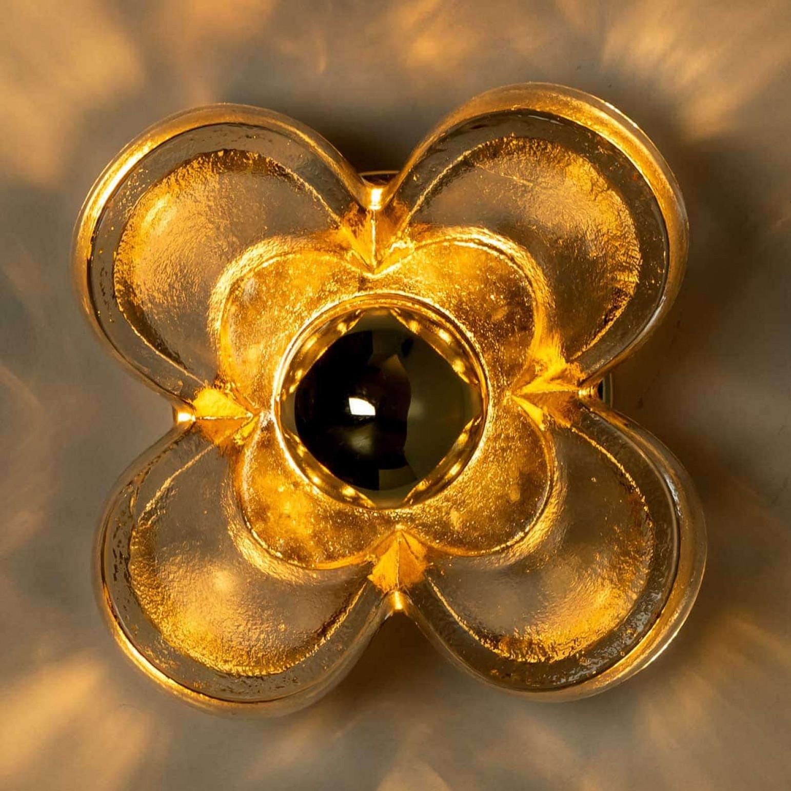 Plusieurs lampes murales en forme de fleur, laiton et verre par Sische, années 1970, Allemagne en vente 2