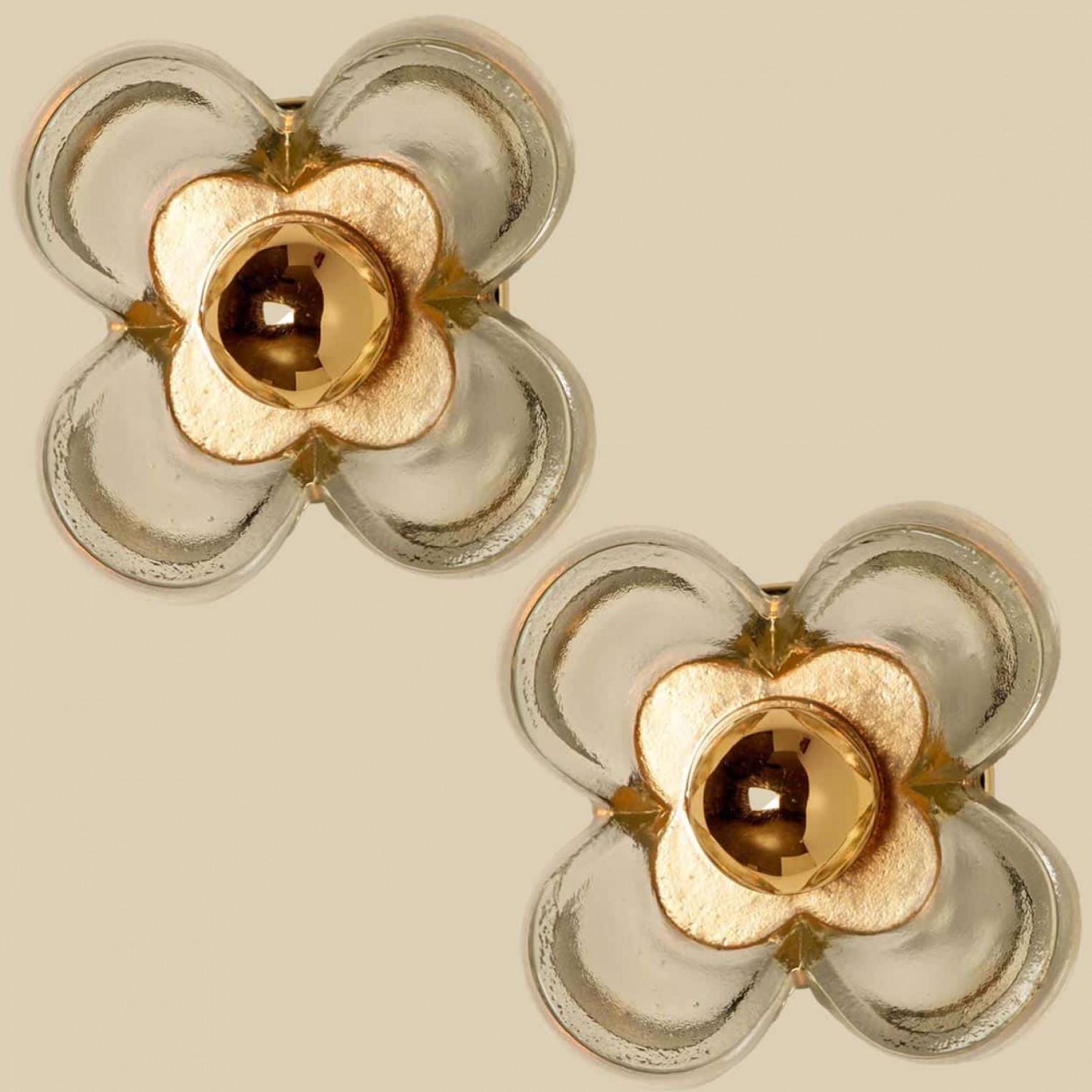 Plusieurs lampes murales en forme de fleur, laiton et verre par Sische, années 1970, Allemagne en vente 3