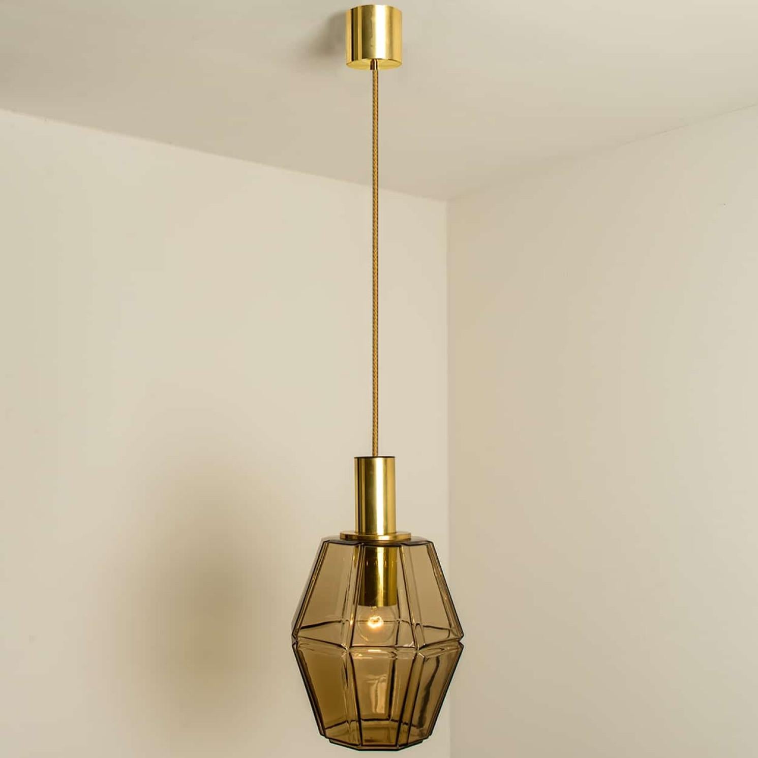 Diverse luci a sospensione geometriche in ottone e vetro di Limburg, anni '70 in vendita 5