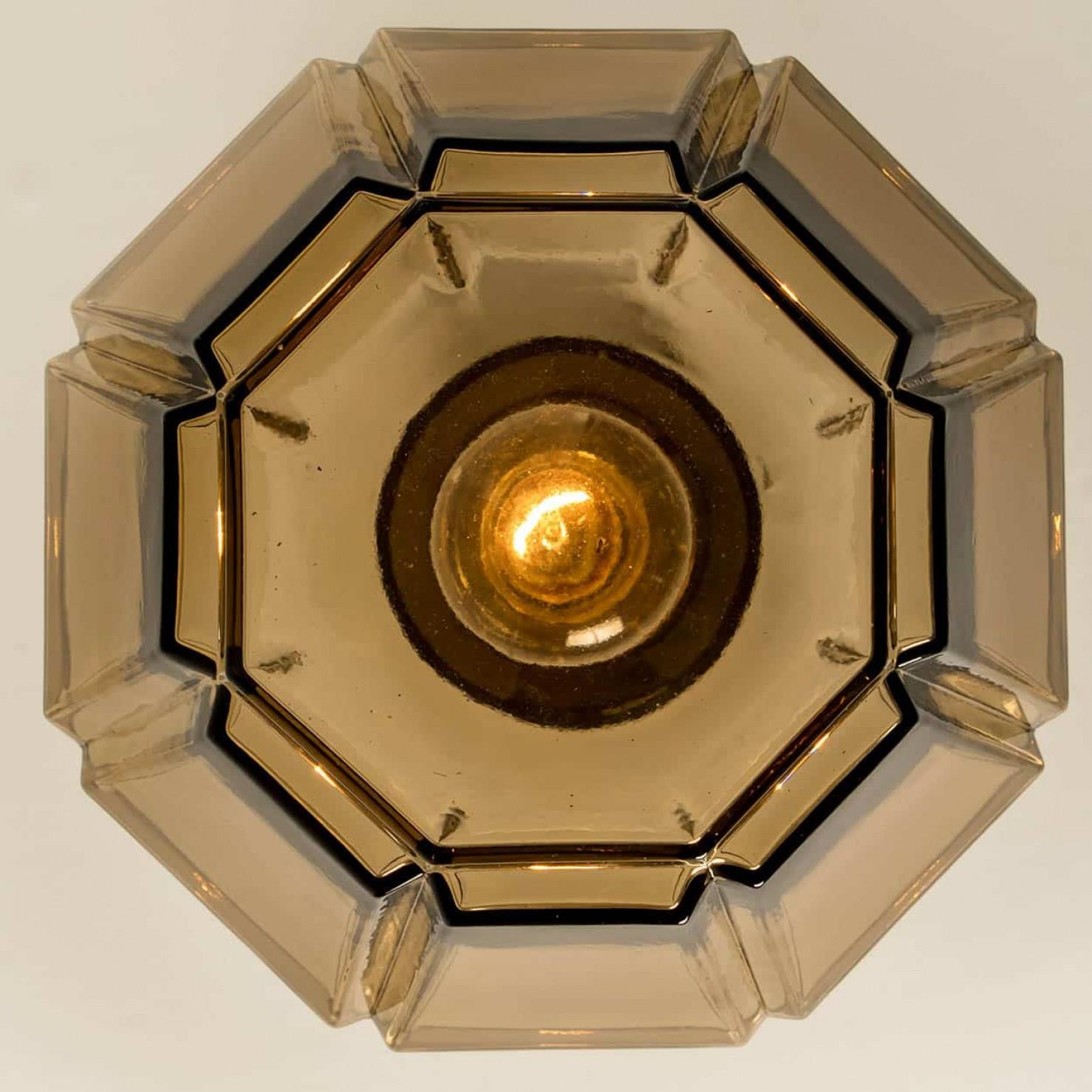 Mehrere geometrische Pendelleuchten aus Messing und Glas von Limburg, 1970er Jahre im Angebot 1