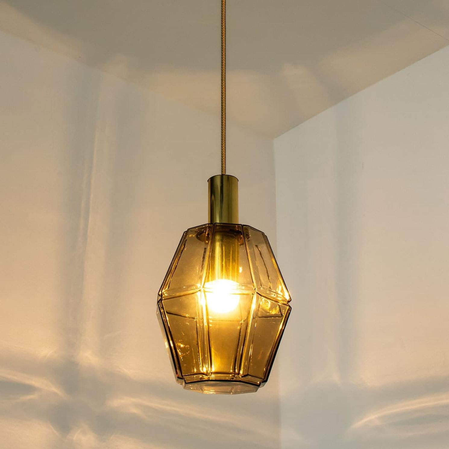 Diverse luci a sospensione geometriche in ottone e vetro di Limburg, anni '70 in vendita 1