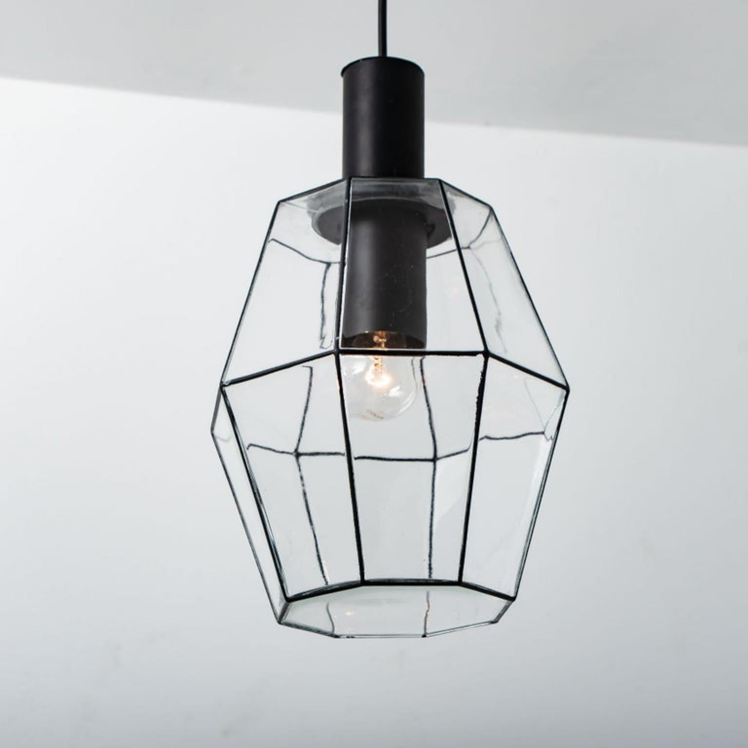 Tedesco Diversi lampadari geometrici in ferro e vetro trasparente di Limburg in vendita
