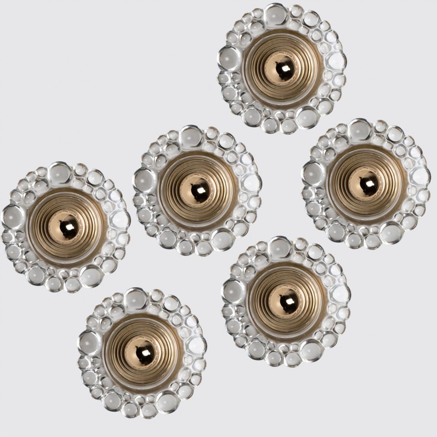 Varias lámparas de pared de vidrio y latón de Hillebrand, Alemania, años 60 en venta 3