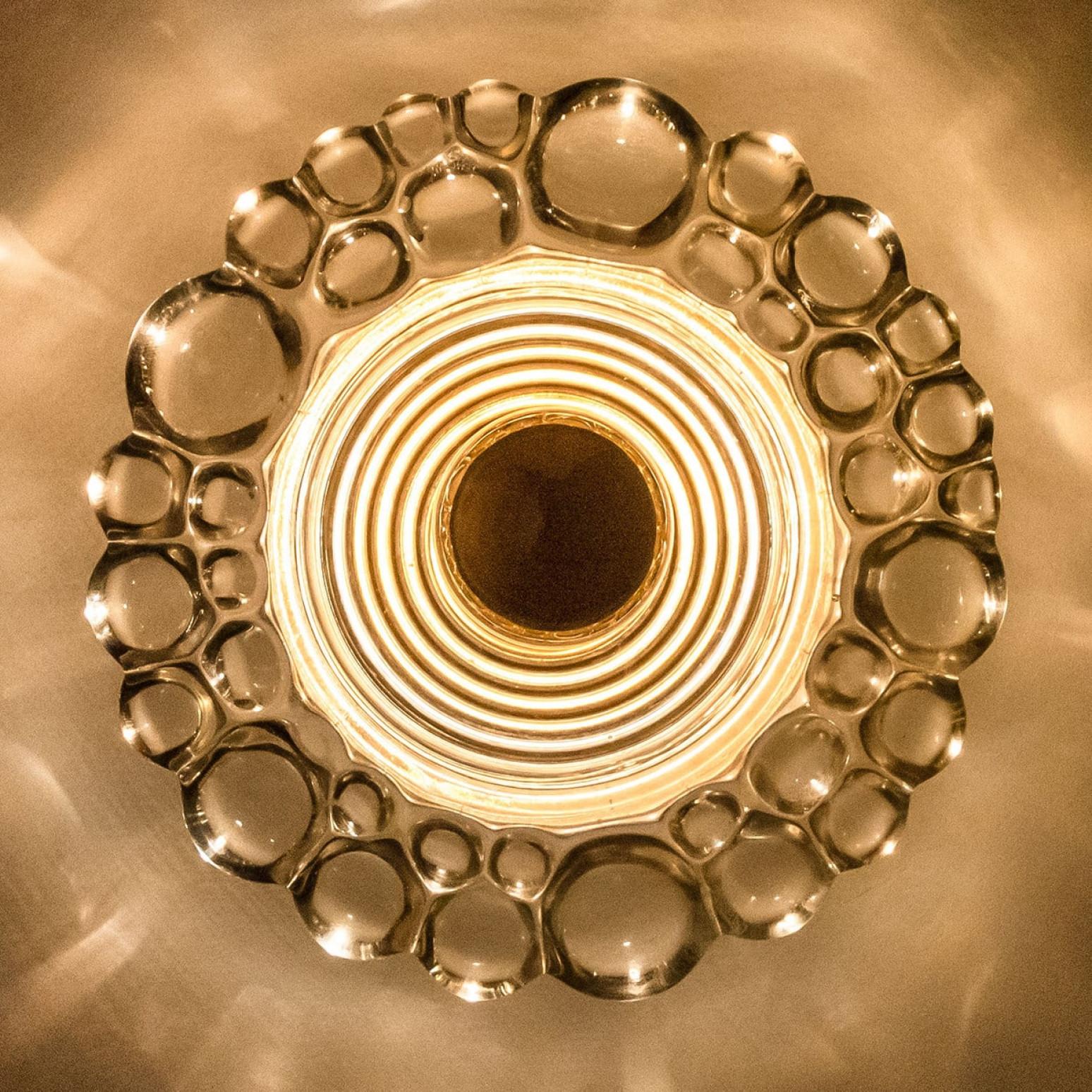 Varias lámparas de pared de vidrio y latón de Hillebrand, Alemania, años 60 Alemán en venta