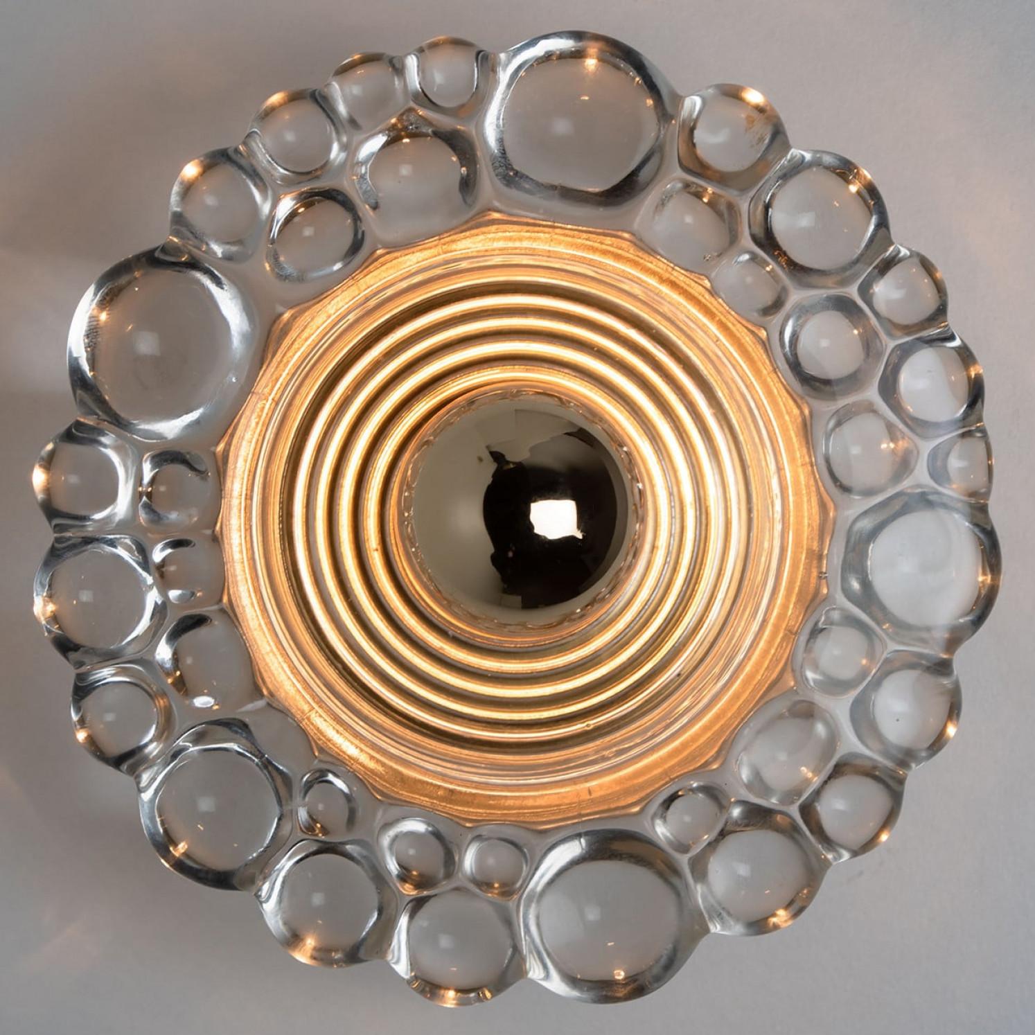 Varias lámparas de pared de vidrio y latón de Hillebrand, Alemania, años 60 en venta 1