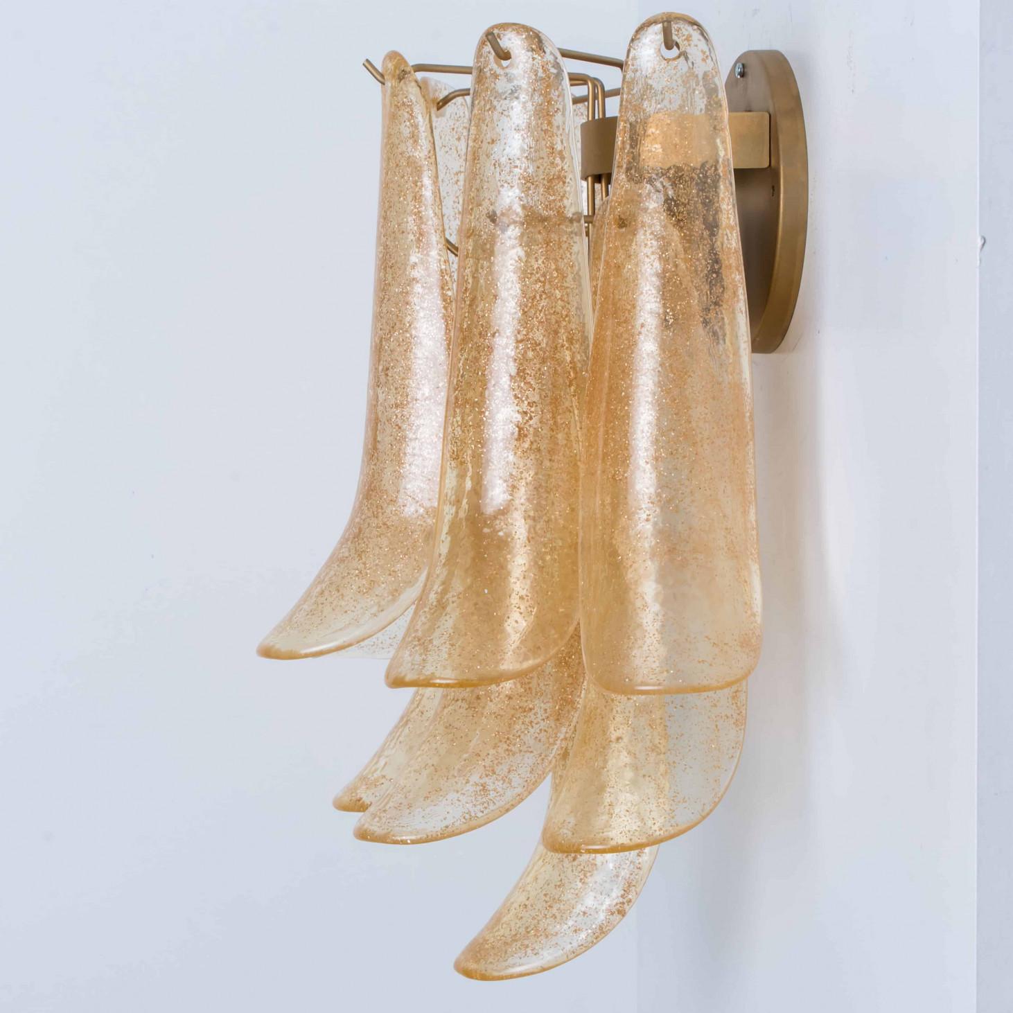 Plusieurs appliques à feuilles en verre ambré de Murano doré, Italie en vente 4