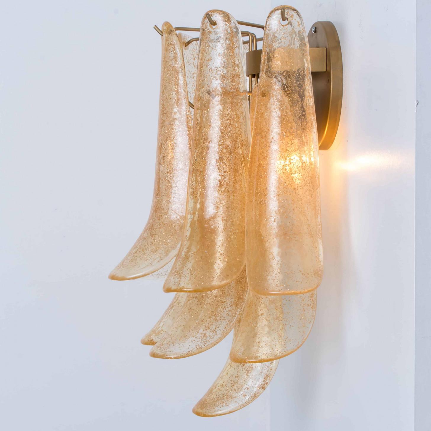 Varios apliques de Murano de cristal ámbar dorado, Italia siglo XX en venta