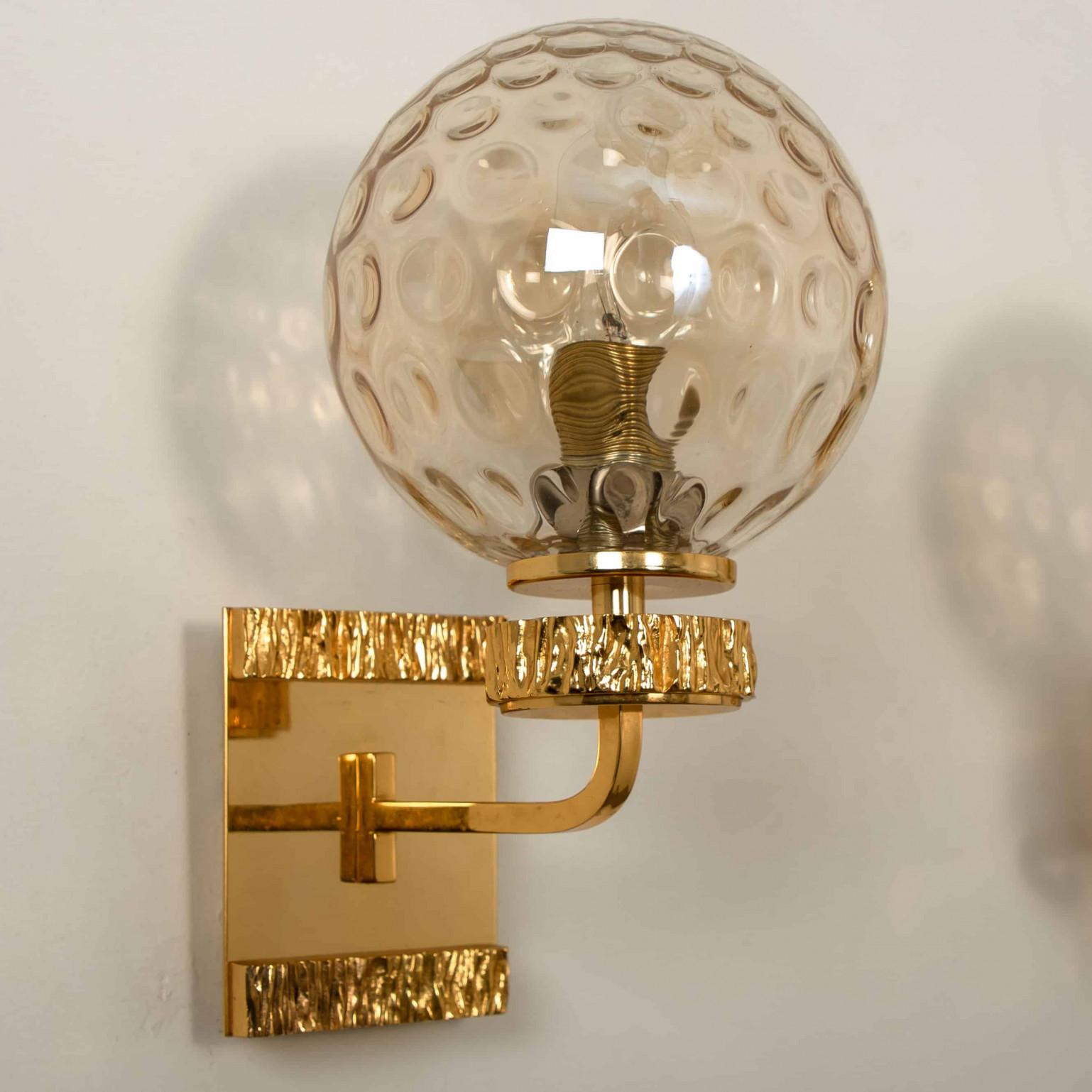 Plusieurs lampes murales en verre doré dans le style de Brotto, Allemagne 1970 en vente 2