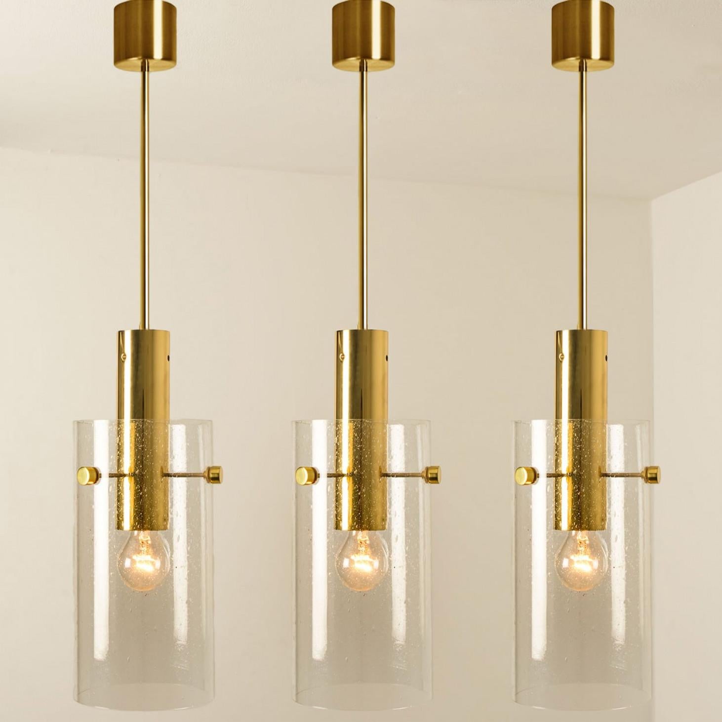 Fine XX secolo Diversi grandi pendenti in ottone e vetro di Glashütte Limburg, anni '70 in vendita