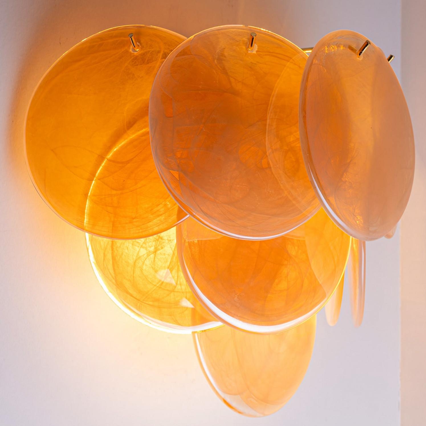 italien Several Large Murano Brown Glass Discs and Brass Wall Lights, Italy en vente