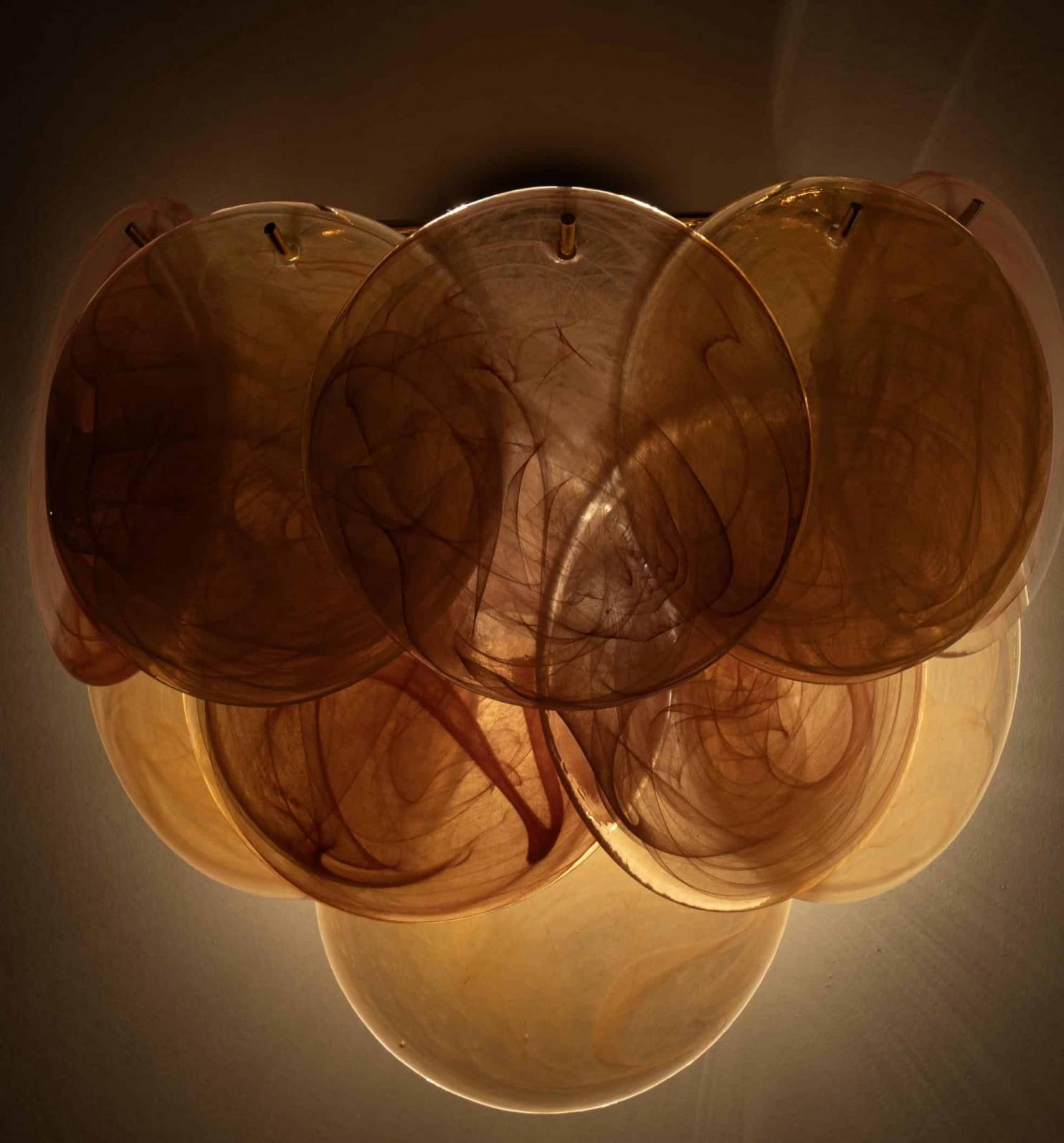 Several Large Murano Pink and Brown Glass Discs and Brass Wall Light, Italy en vente 5