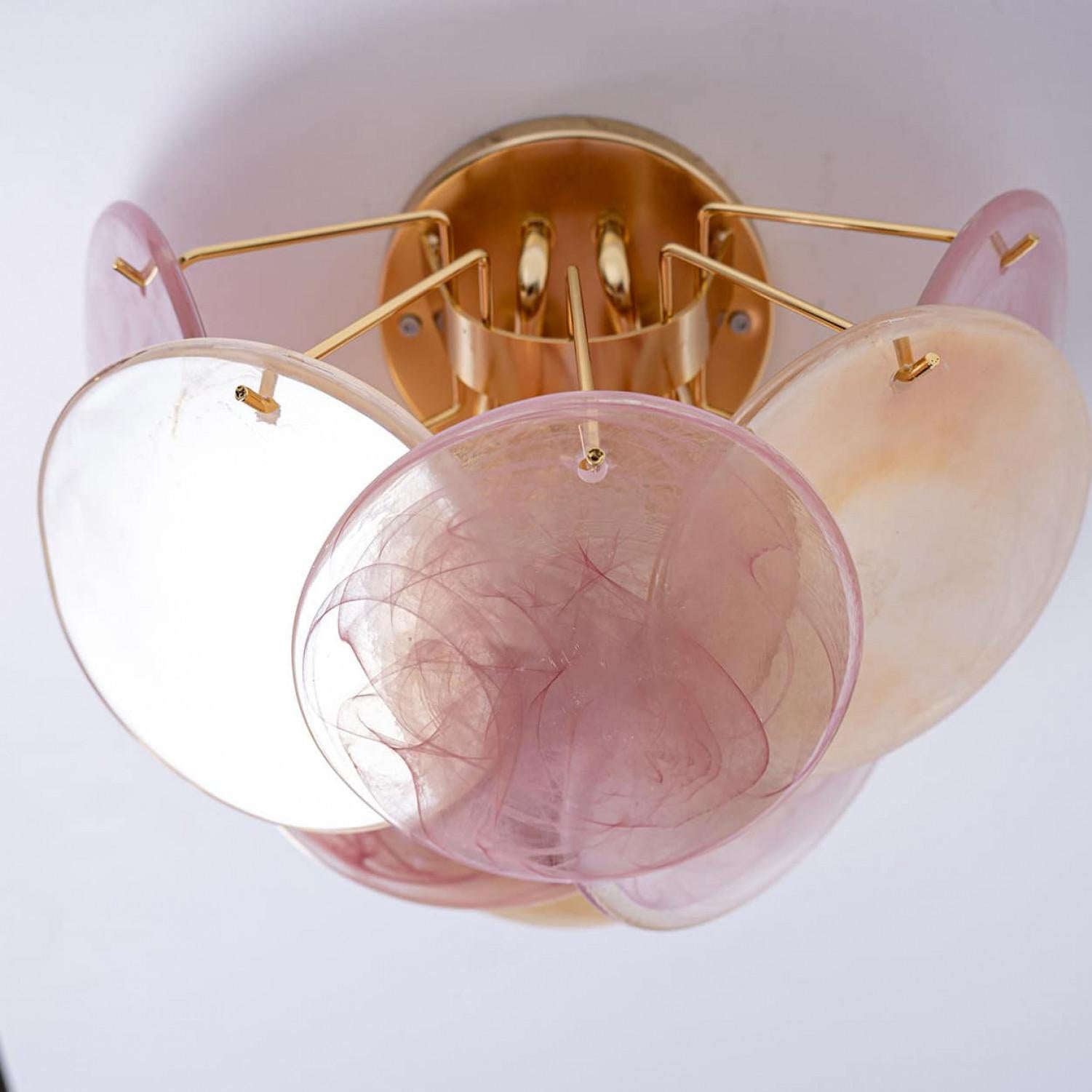 Altro Diversi grandi dischi di vetro rosa e marrone di Murano e un'applique in ottone, Italia in vendita