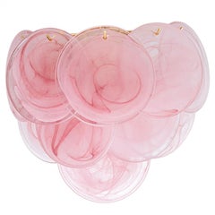 Plusieurs grands disques de verre rose de Murano et appliques en laiton, Italie