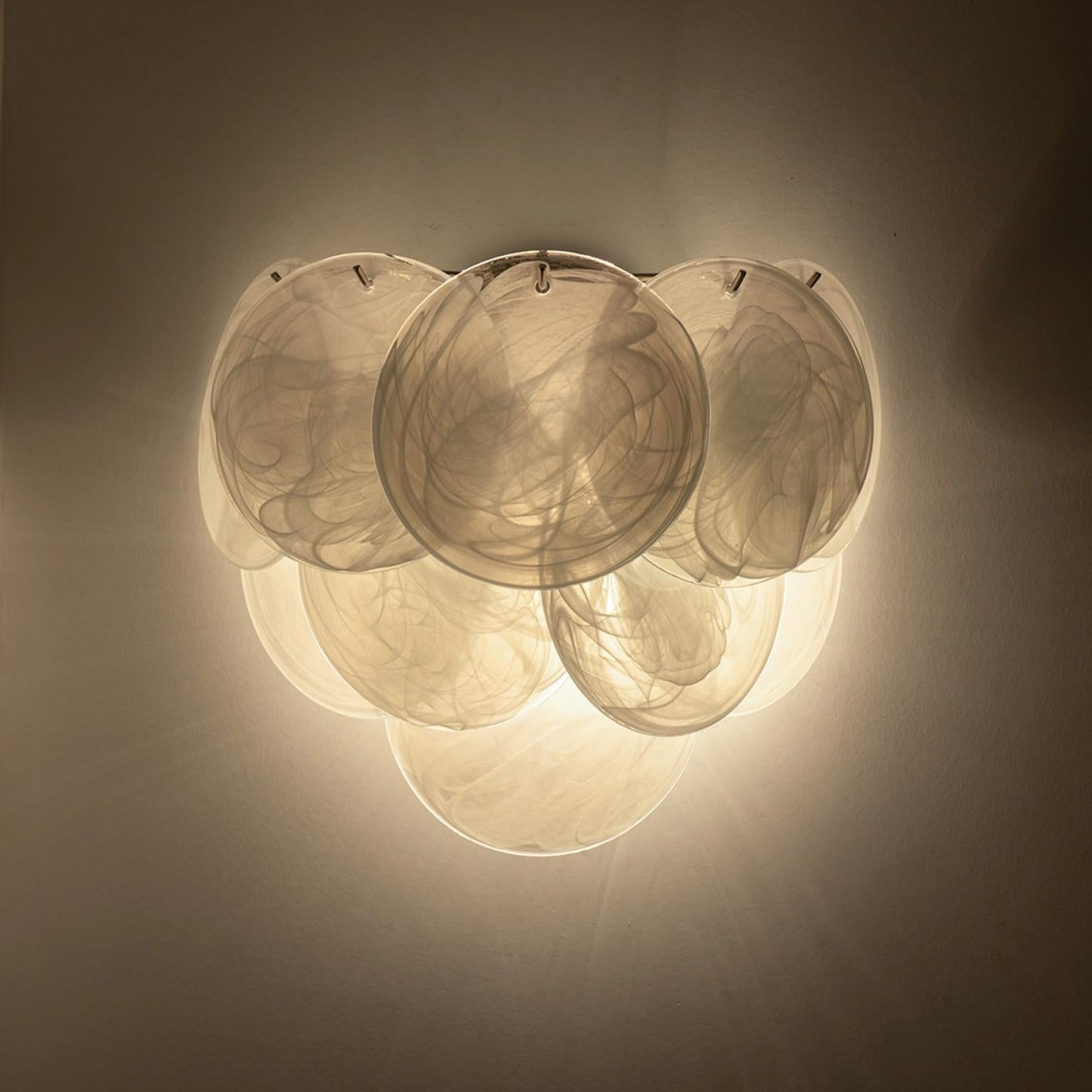 Varios Discos Grandes de Cristal Blanco de Murano y Apliques Cromados, Italia en venta 4