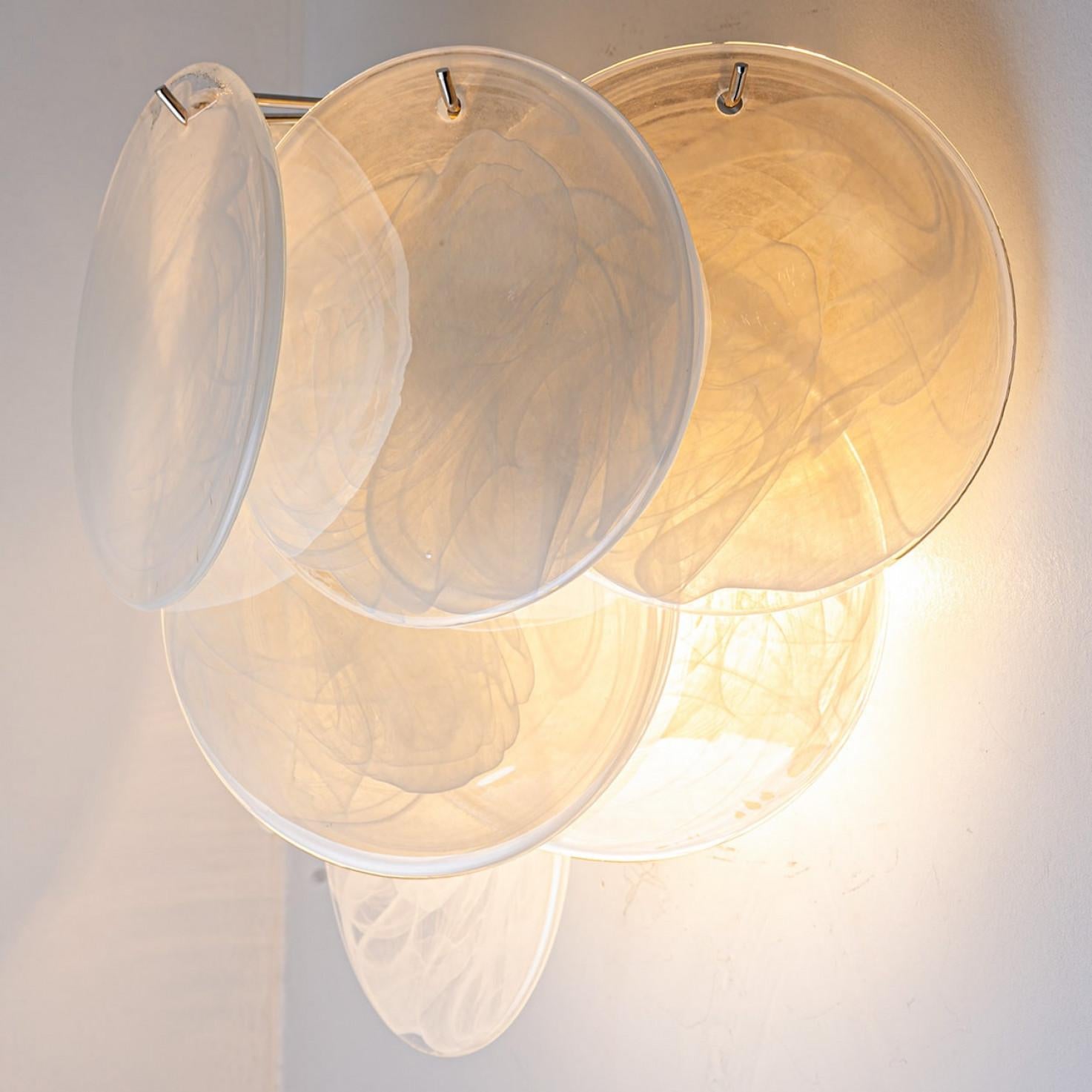 Varios Discos Grandes de Cristal Blanco de Murano y Apliques Cromados, Italia en venta 5