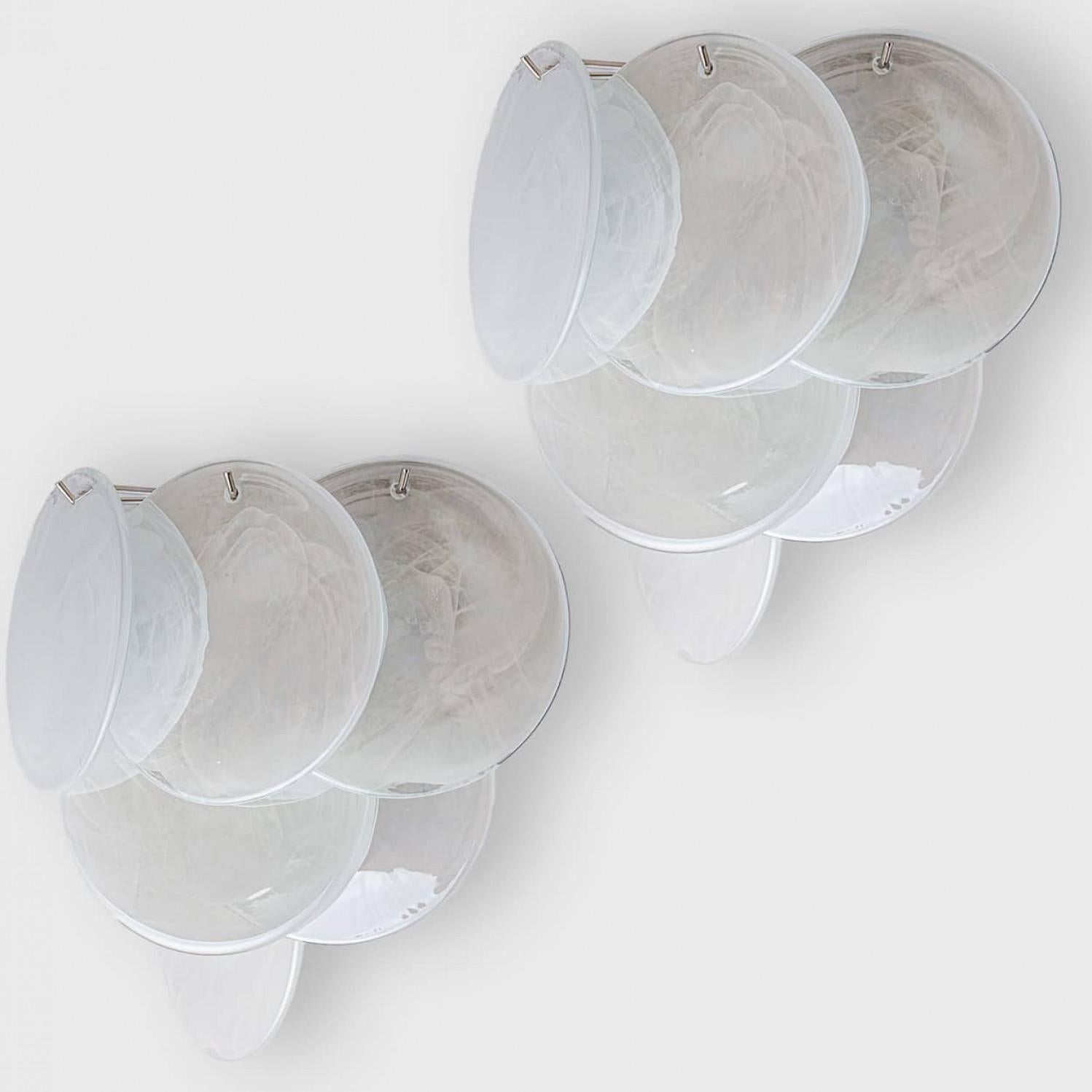 Varios Discos Grandes de Cristal Blanco de Murano y Apliques Cromados, Italia en venta 6