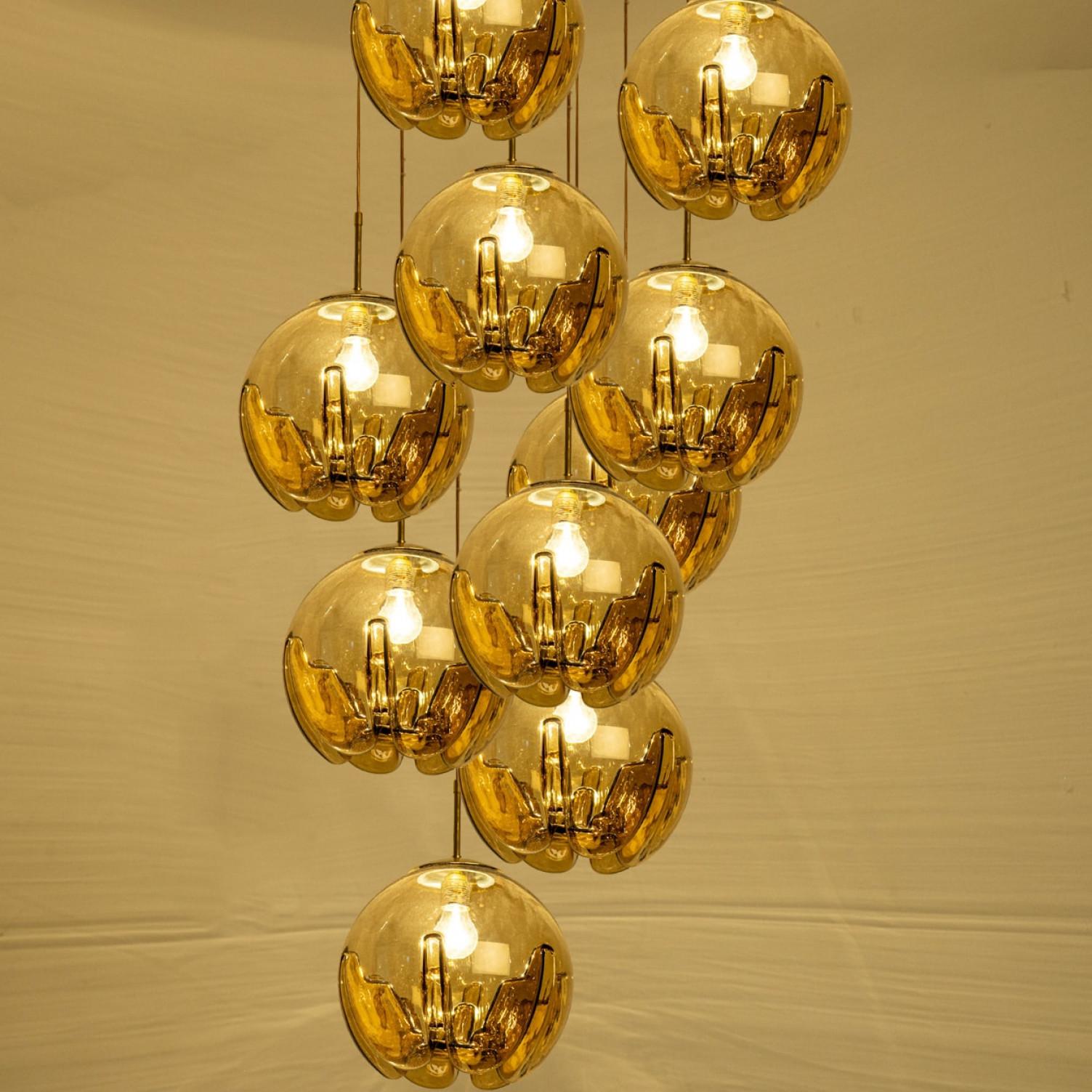 Plusieurs lampes à suspension en verre Mazzega, Italie 1970 en vente 4