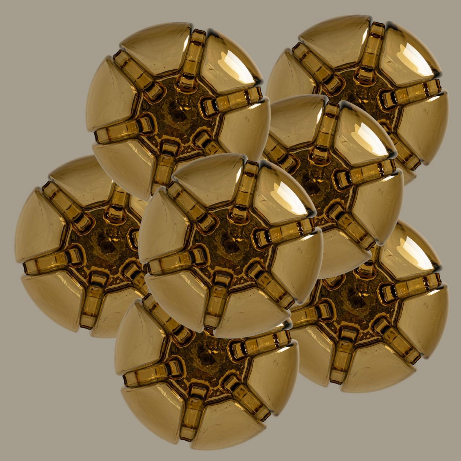 Diversi pendenti a forma di ciotola in vetro di Mazzega, Italia 1970 In condizioni buone in vendita a Rijssen, NL