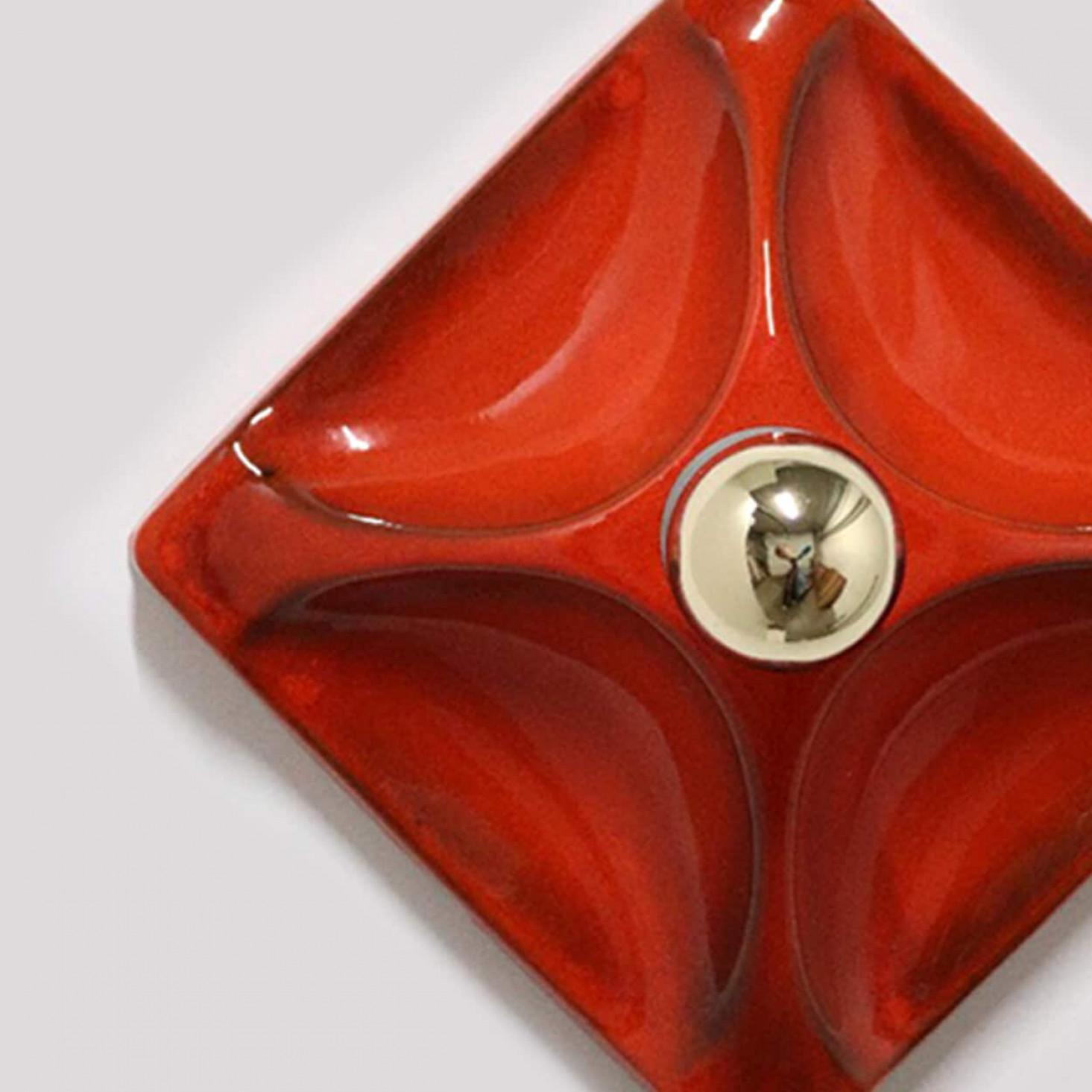 Varios apliques mixtos de cerámica vidriada en tonos marrón anaranjado, 1970 en venta 2