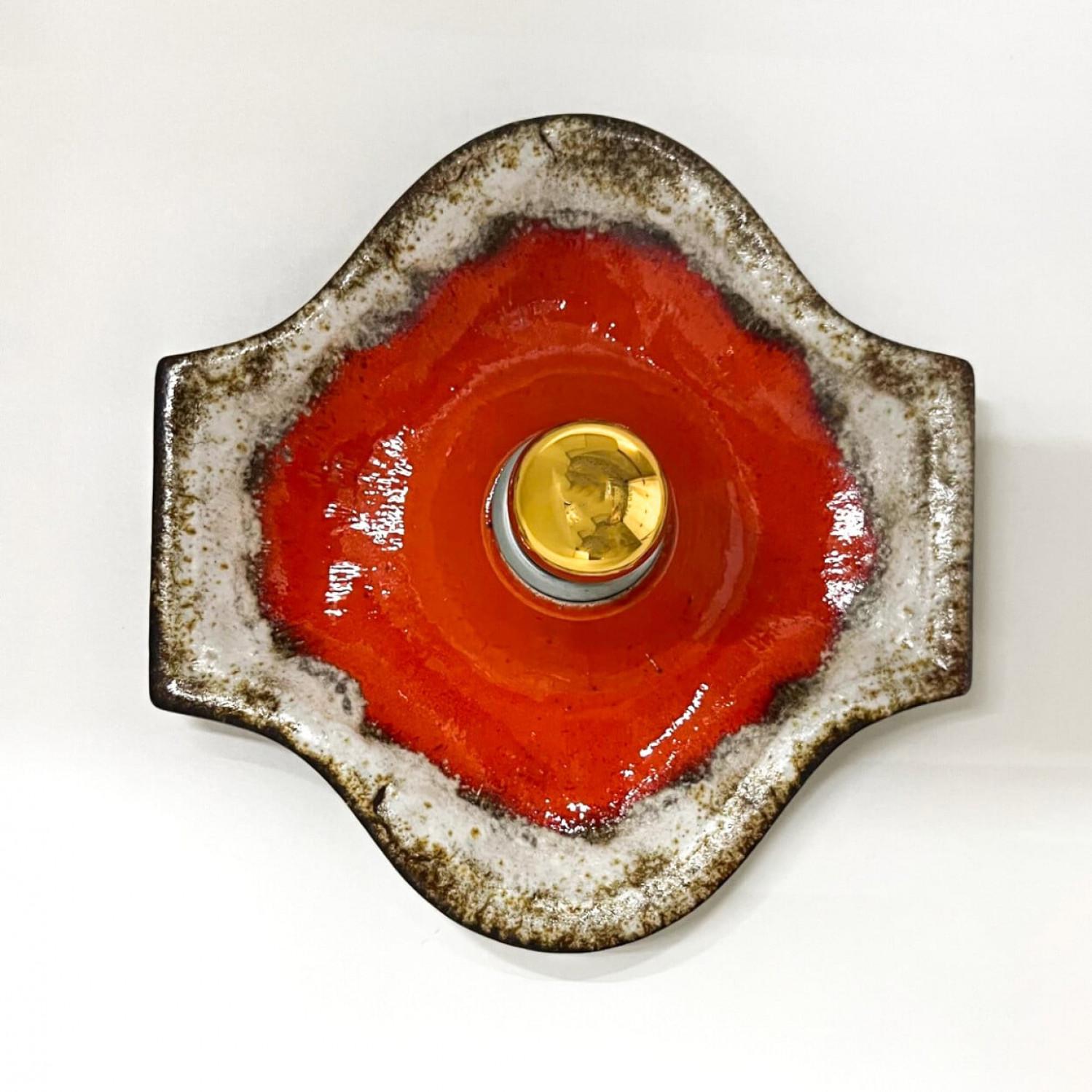 Varios apliques mixtos de cerámica vidriada en tonos marrón anaranjado, 1970 en venta 5