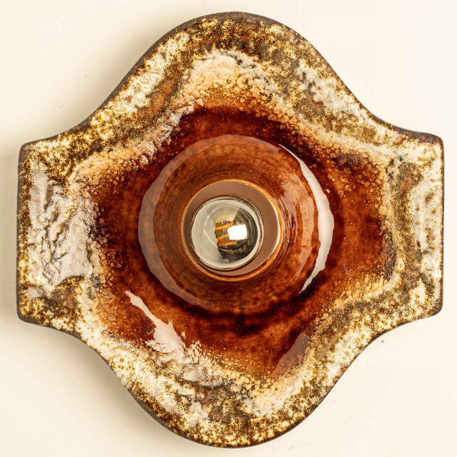 Tedesco Diverse applique ovali in ceramica, 1970 in vendita