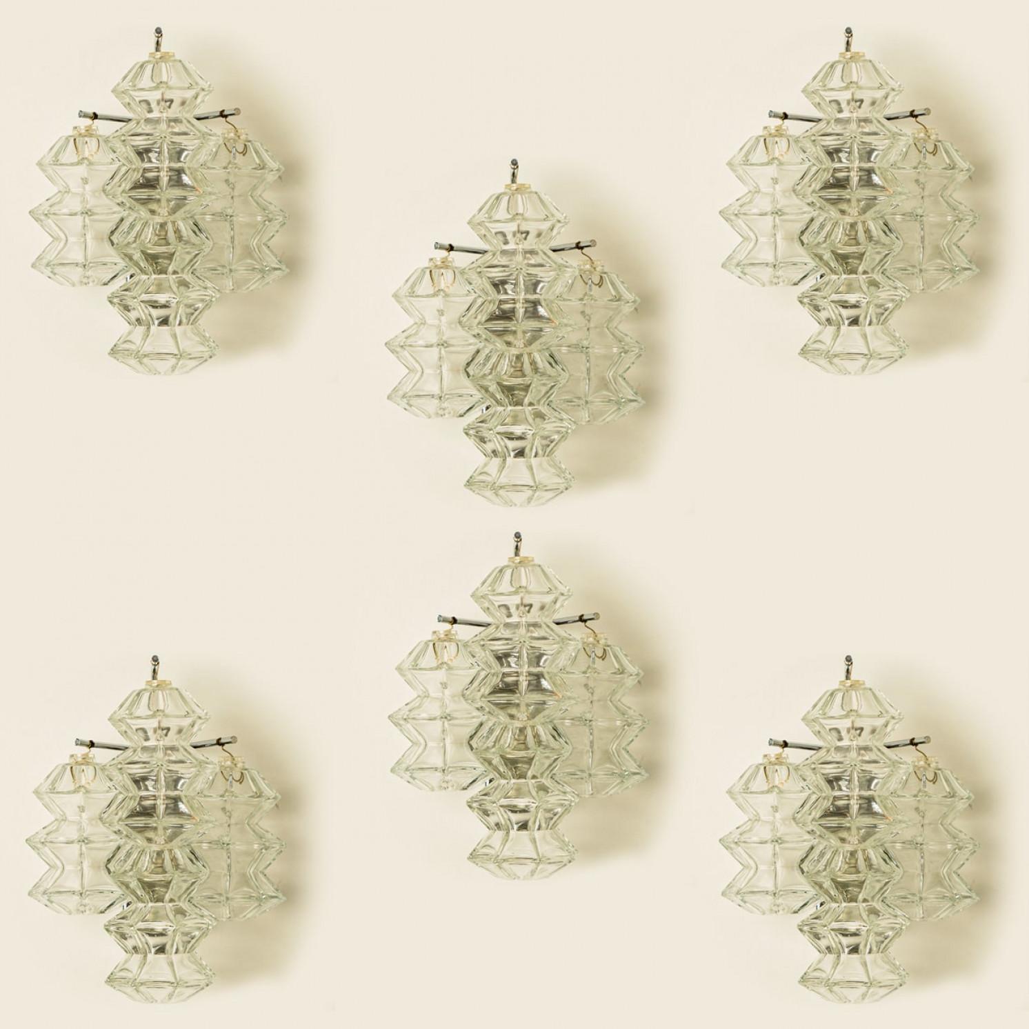 Varios apliques Pagoda de cromo y cristal de Kalmar, Viena 1969 Otro en venta