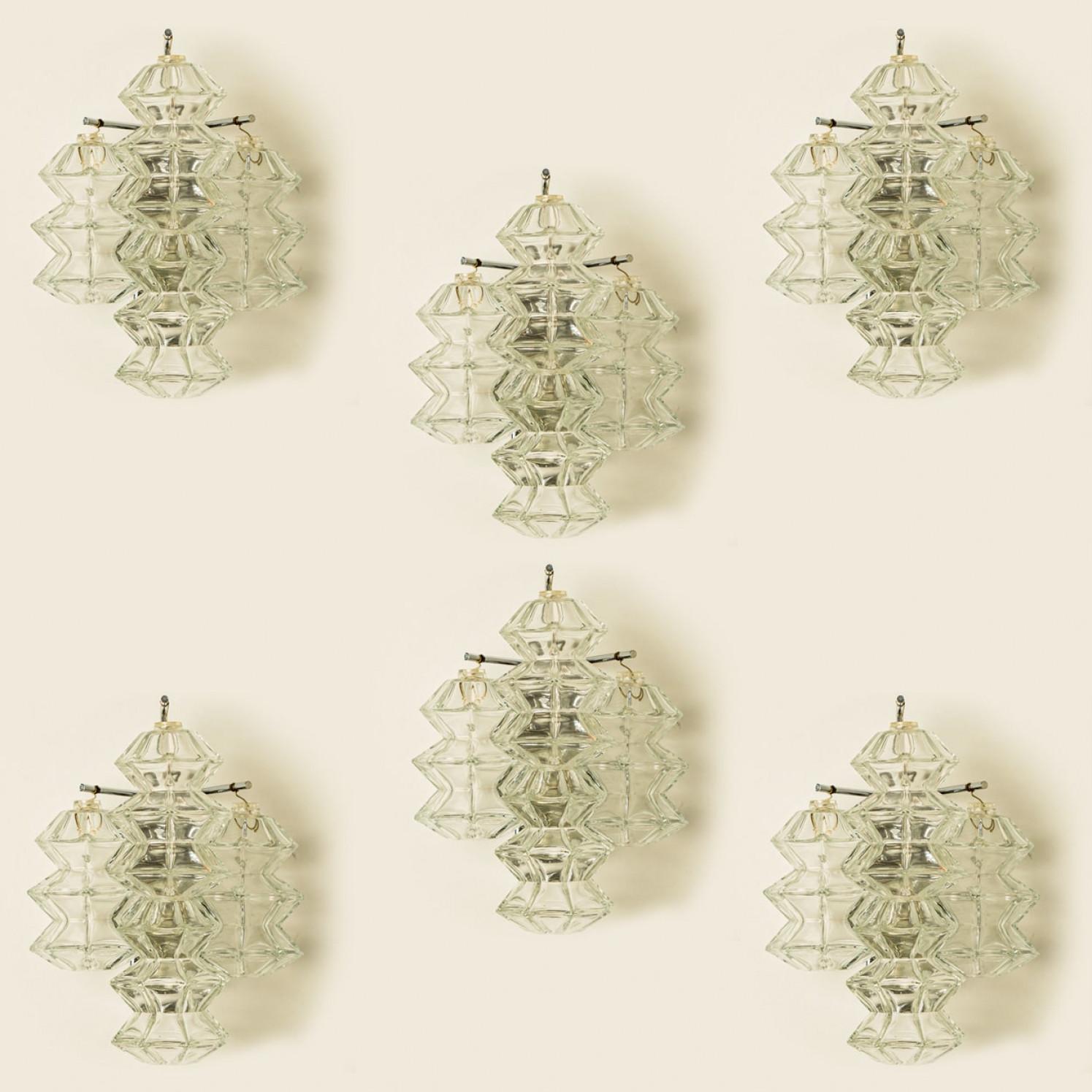 Varios apliques Pagoda de cromo y cristal de Kalmar, Viena 1969 Otro en venta