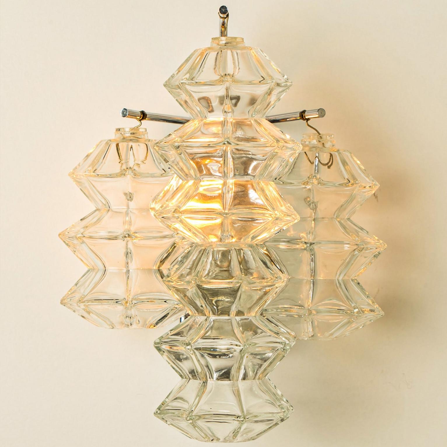 Several Pagoda Chrome and Glass Sconces Wall Lights by Kalmar, Vienna 1969 In Good Condition For Sale In Rijssen, NL