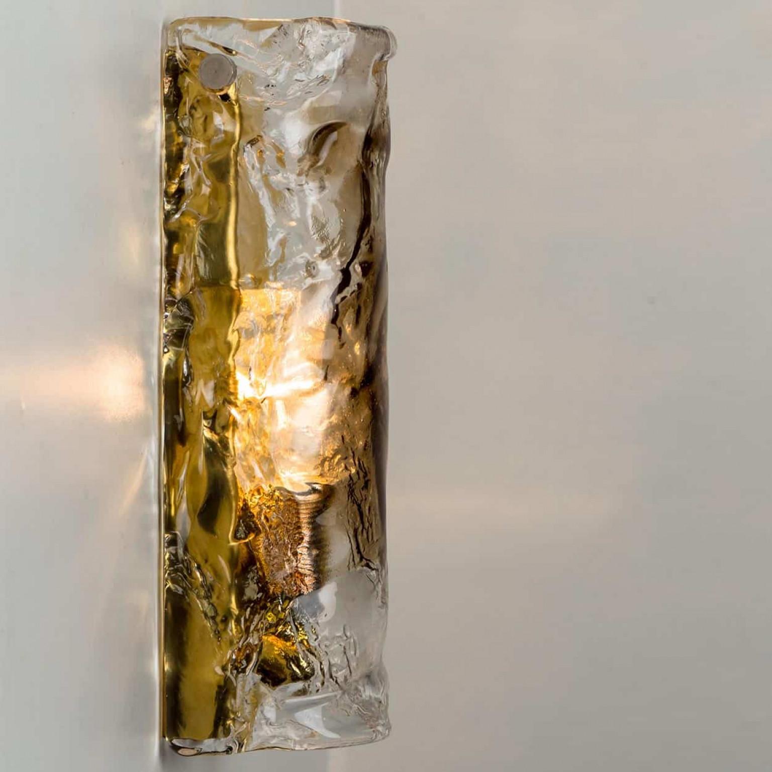 Plusieurs paires d'appliques demi-rondes en verre de Murano, Italie, années 1970 en vente 5