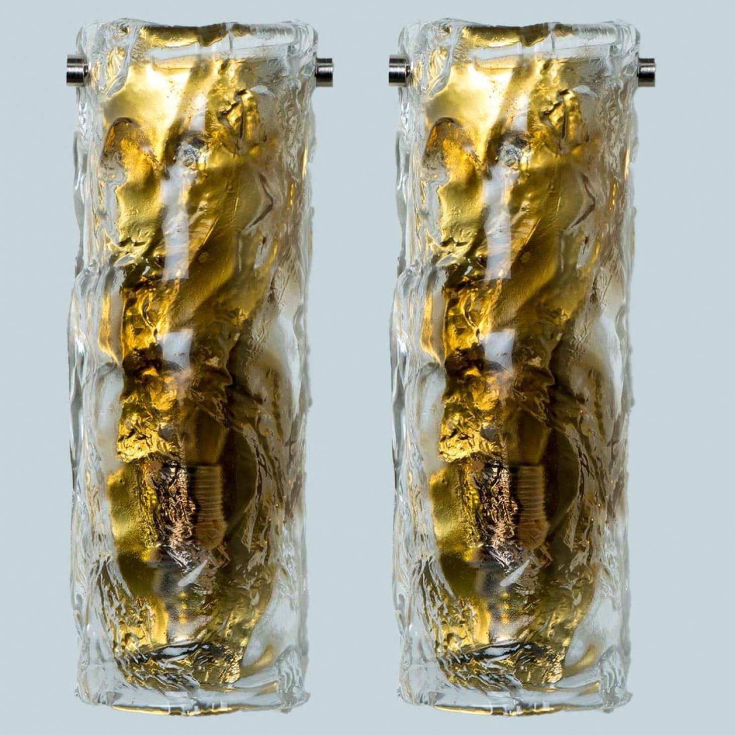 Plusieurs paires d'appliques demi-rondes en verre de Murano, Italie, années 1970 en vente 7