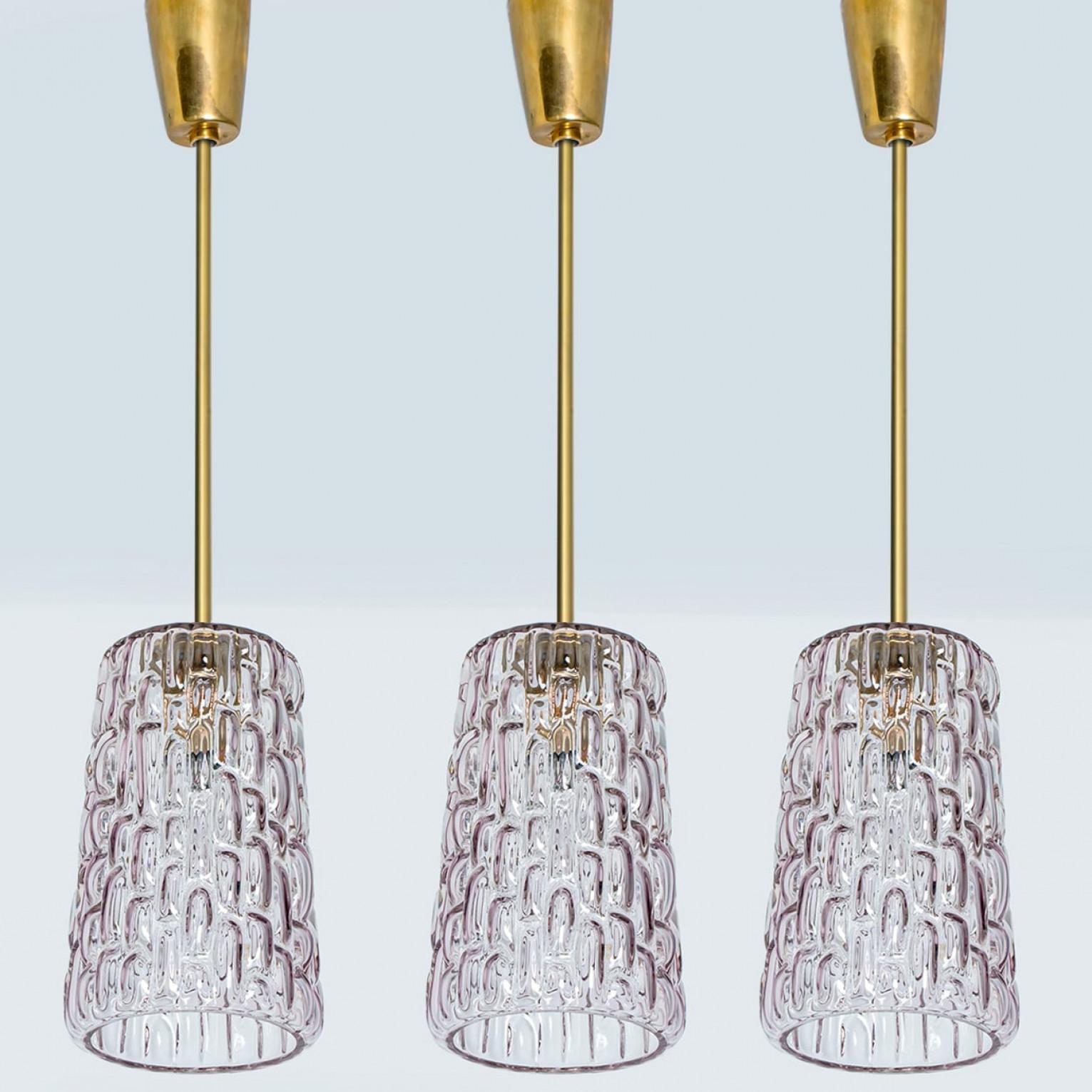 Varias lámparas colgantes de cristal morado al estilo de Kalmar, años 50 Moderno de mediados de siglo en venta
