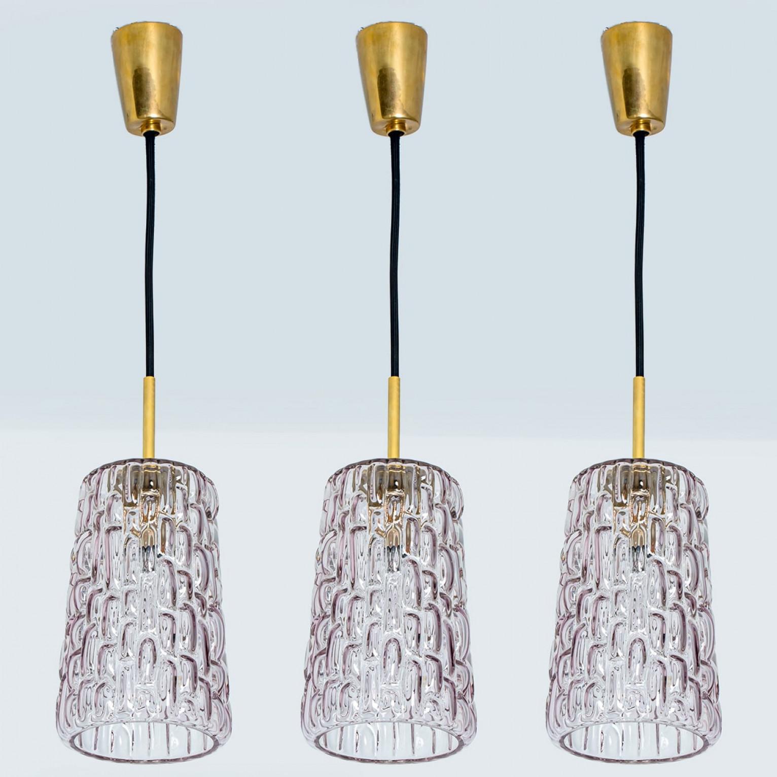 Ottone Diverse luci a sospensione in vetro viola nello stile di Kalmar, anni '50 in vendita