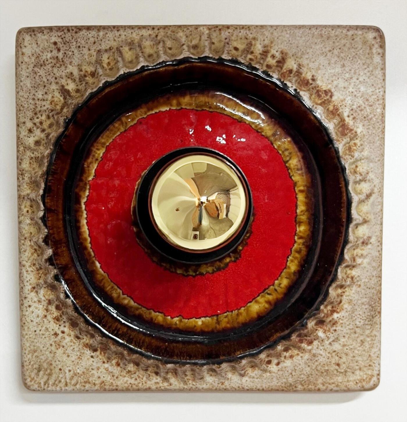 Plusieurs lampes murales mixtes de tonalité rouge en céramique émaillée, 1970 en vente 6