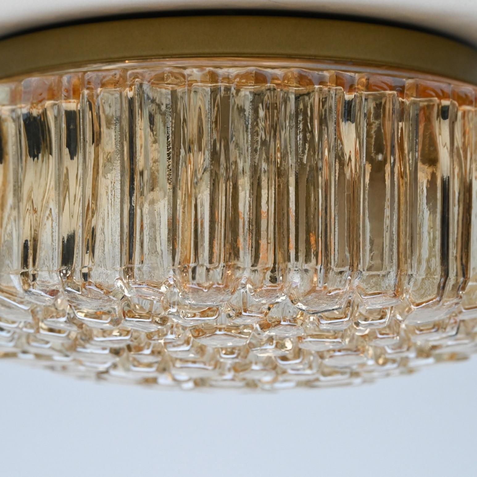 Several Round Bubble Textured Glass Wall Lights, Style Helena Tynell In Good Condition For Sale In Rijssen, NL