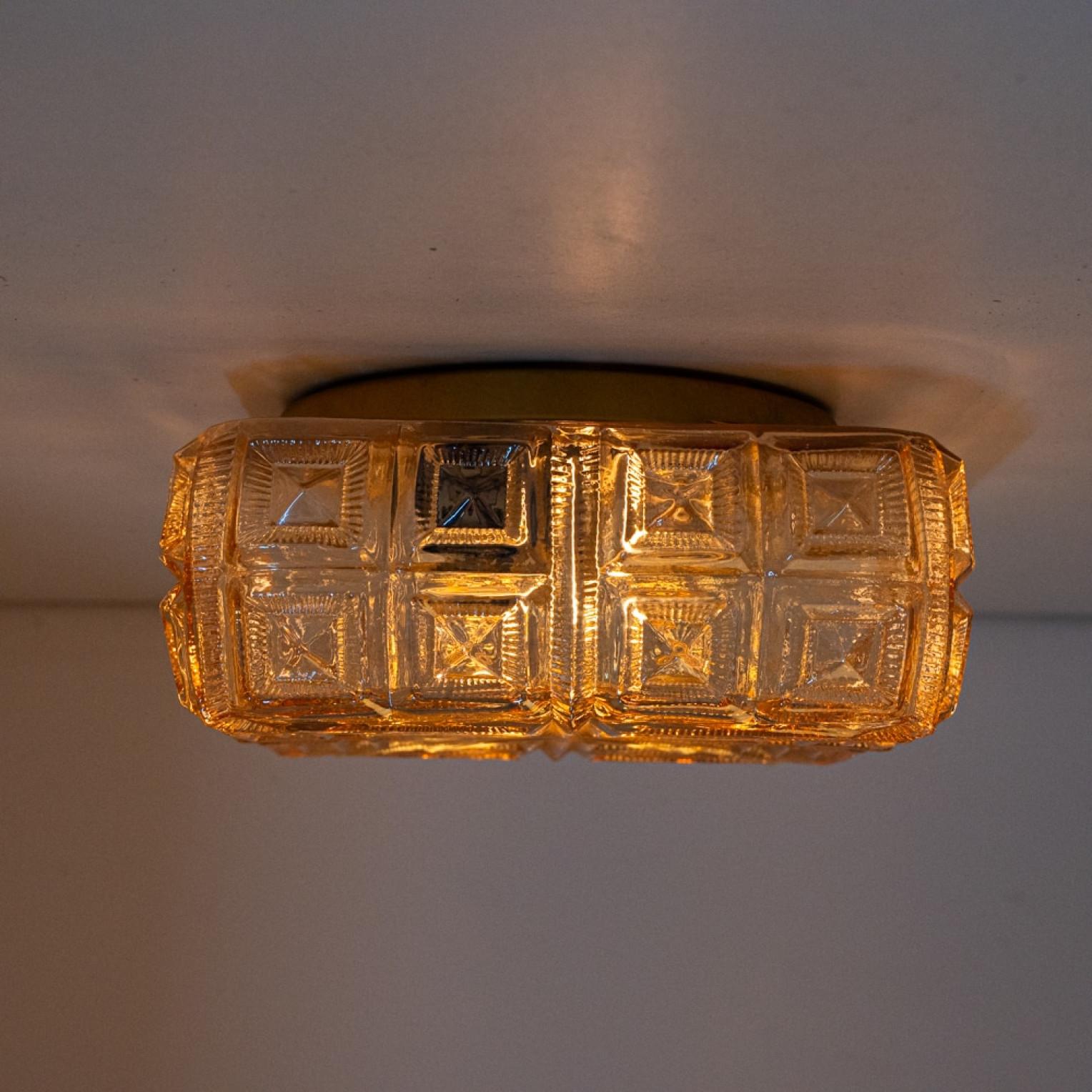 Several Square Amber Glass Flush Mounts in the Style of Tynell, 1960 en vente 5