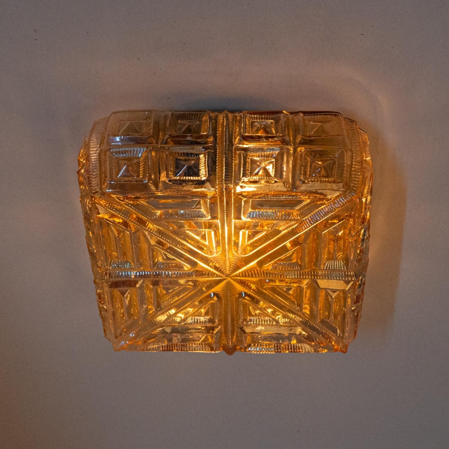 Several Square Amber Glass Flush Mounts in the Style of Tynell, 1960 en vente 6