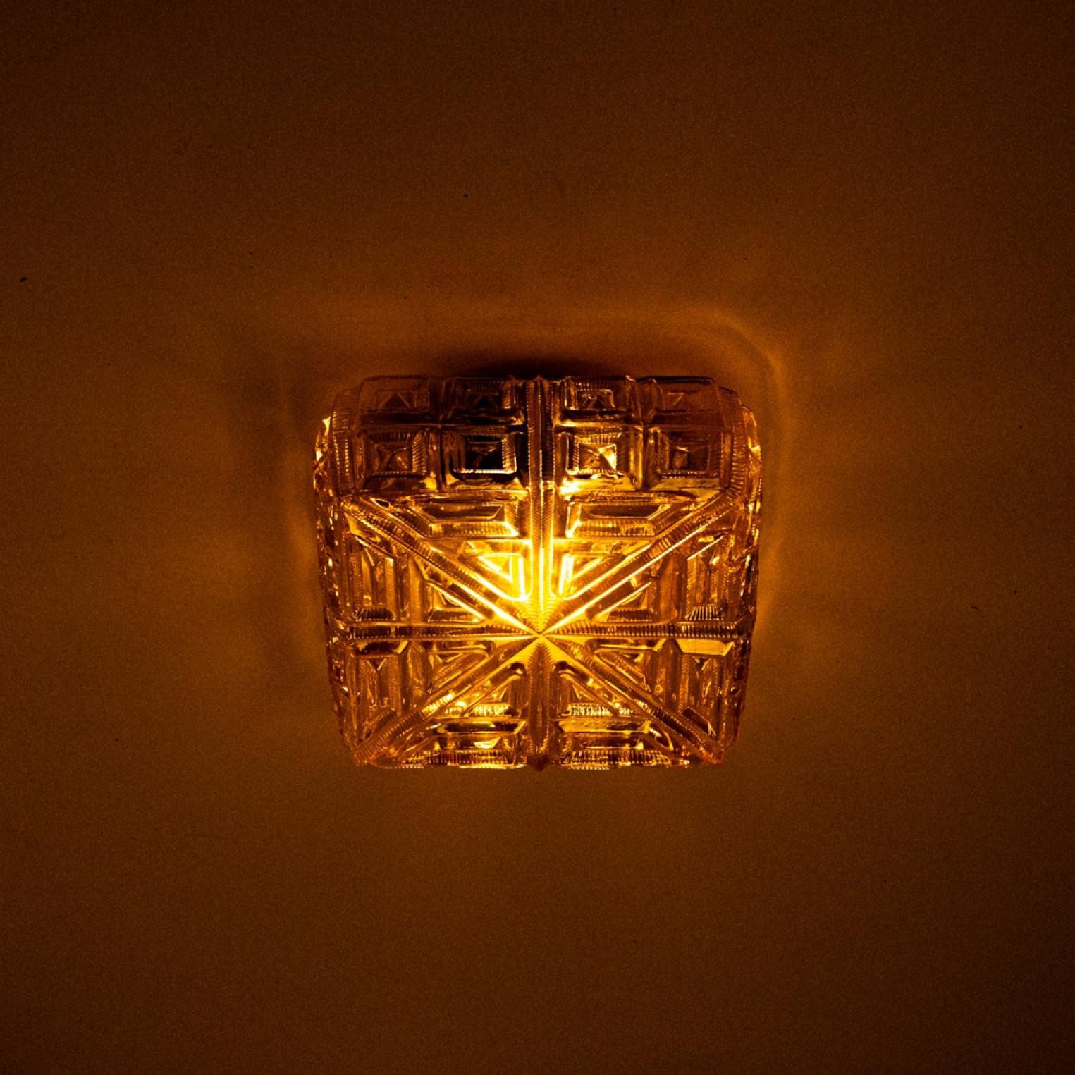 Several Square Amber Glass Flush Mounts in the Style of Tynell, 1960 en vente 7