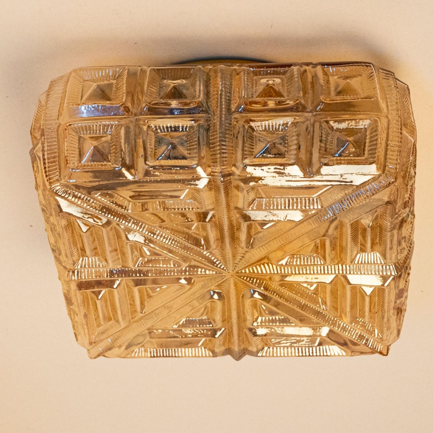 Mid-Century Modern Several Square Amber Glass Flush Mounts in the Style of Tynell, 1960 en vente