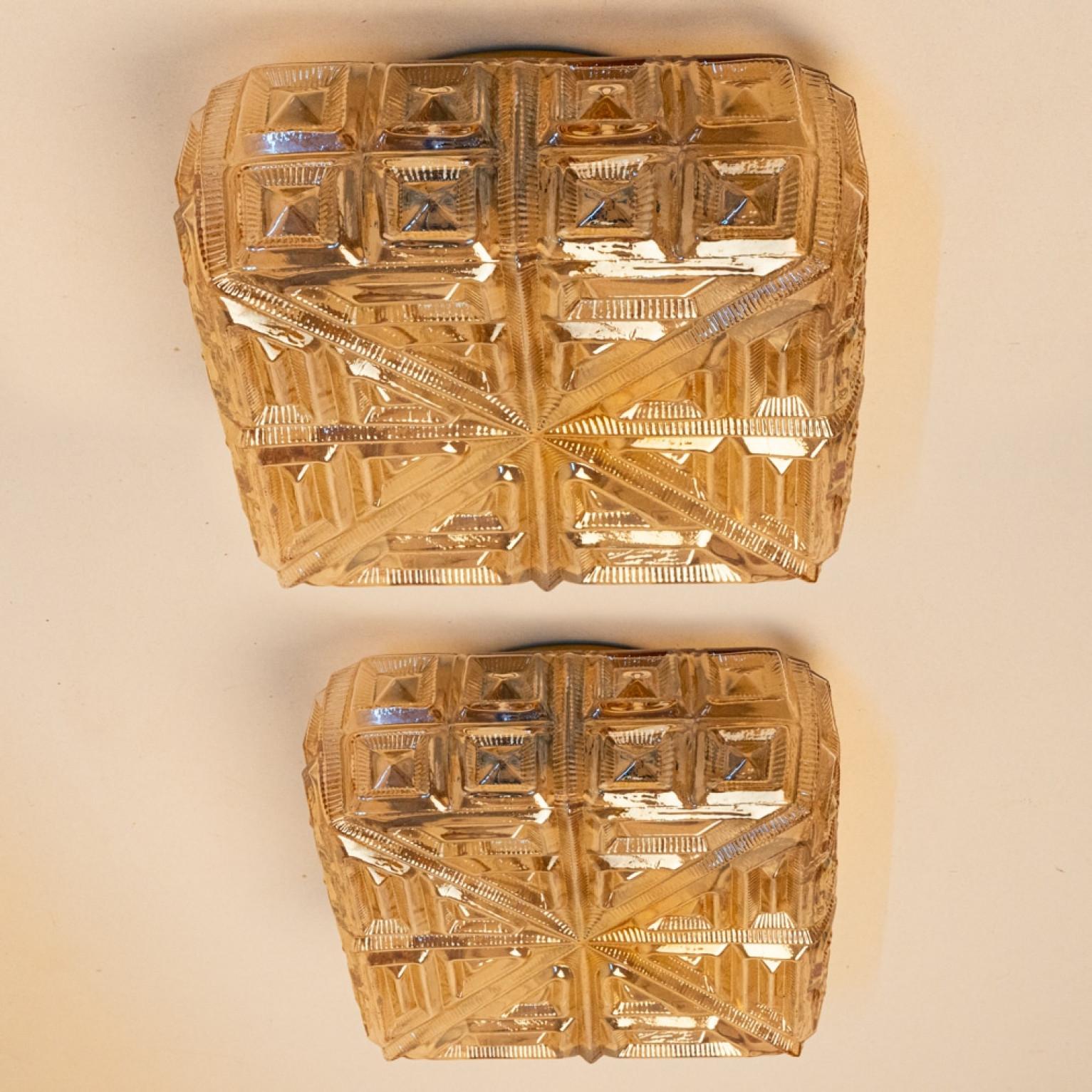 Several Square Amber Glass Flush Mounts in the Style of Tynell, 1960 en vente 1