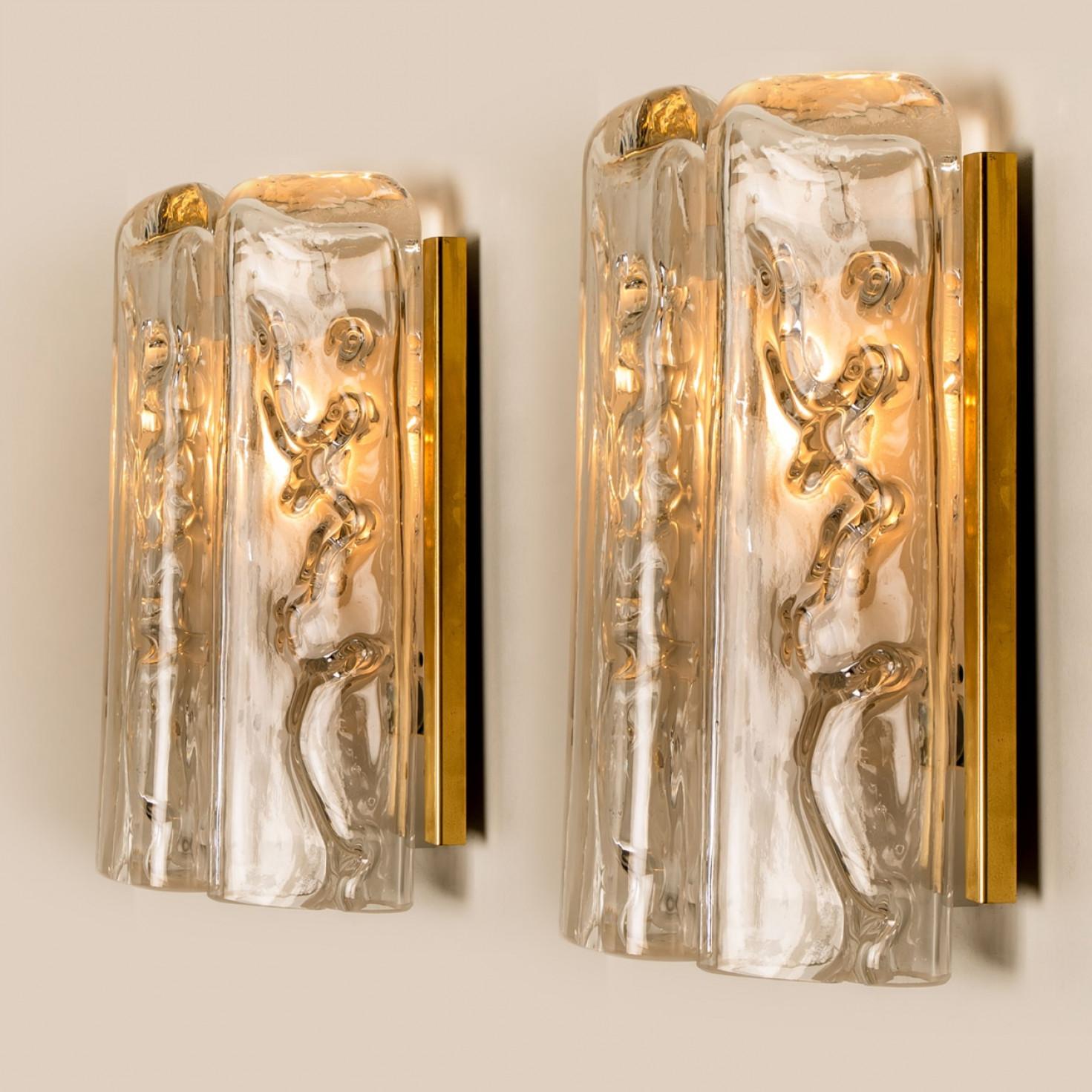 Plusieurs appliques murales structurées en verre soufflé et laiton de Doria, 1960 en vente 4
