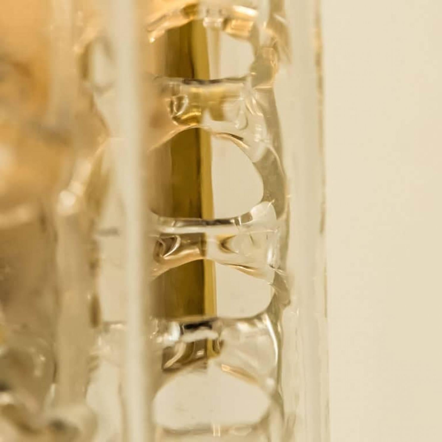 Mehrere strukturierte Wandleuchter aus geblasenem Glas und Messing von Doria, 1960 (Moderne der Mitte des Jahrhunderts) im Angebot