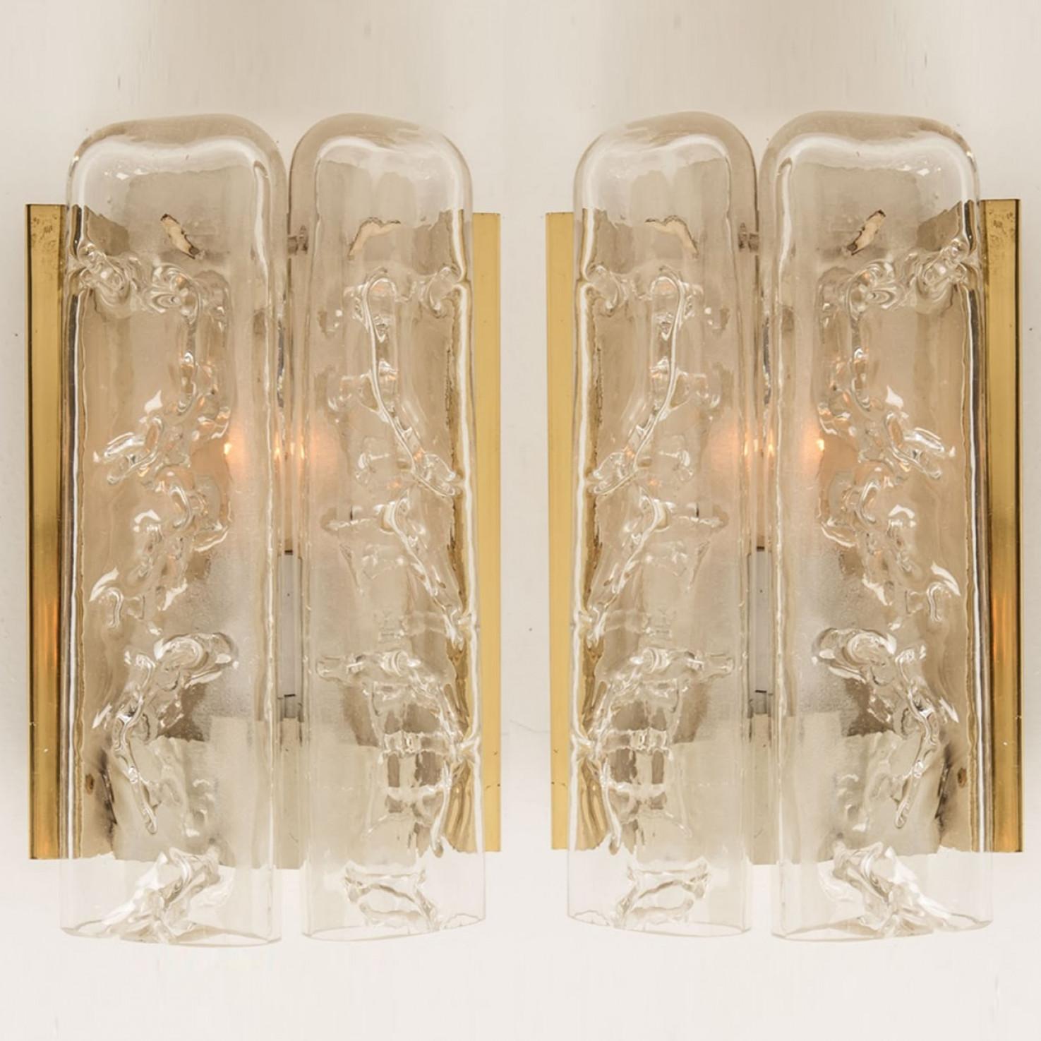 Mehrere strukturierte Wandleuchter aus geblasenem Glas und Messing von Doria, 1960 im Zustand „Gut“ im Angebot in Rijssen, NL