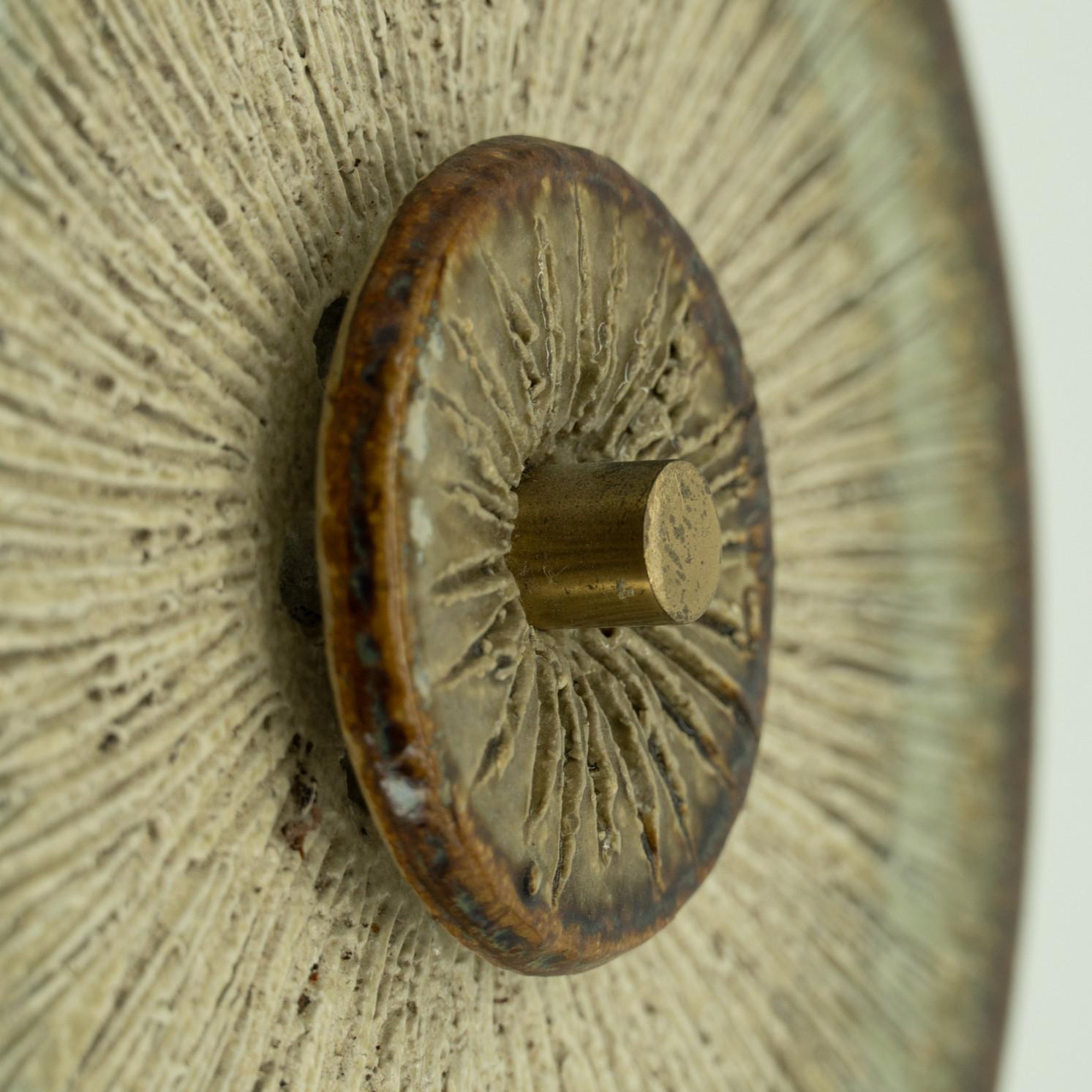 Smaltato Diverse splendide lampade da parete in ceramica, Danimarca 1970 in vendita