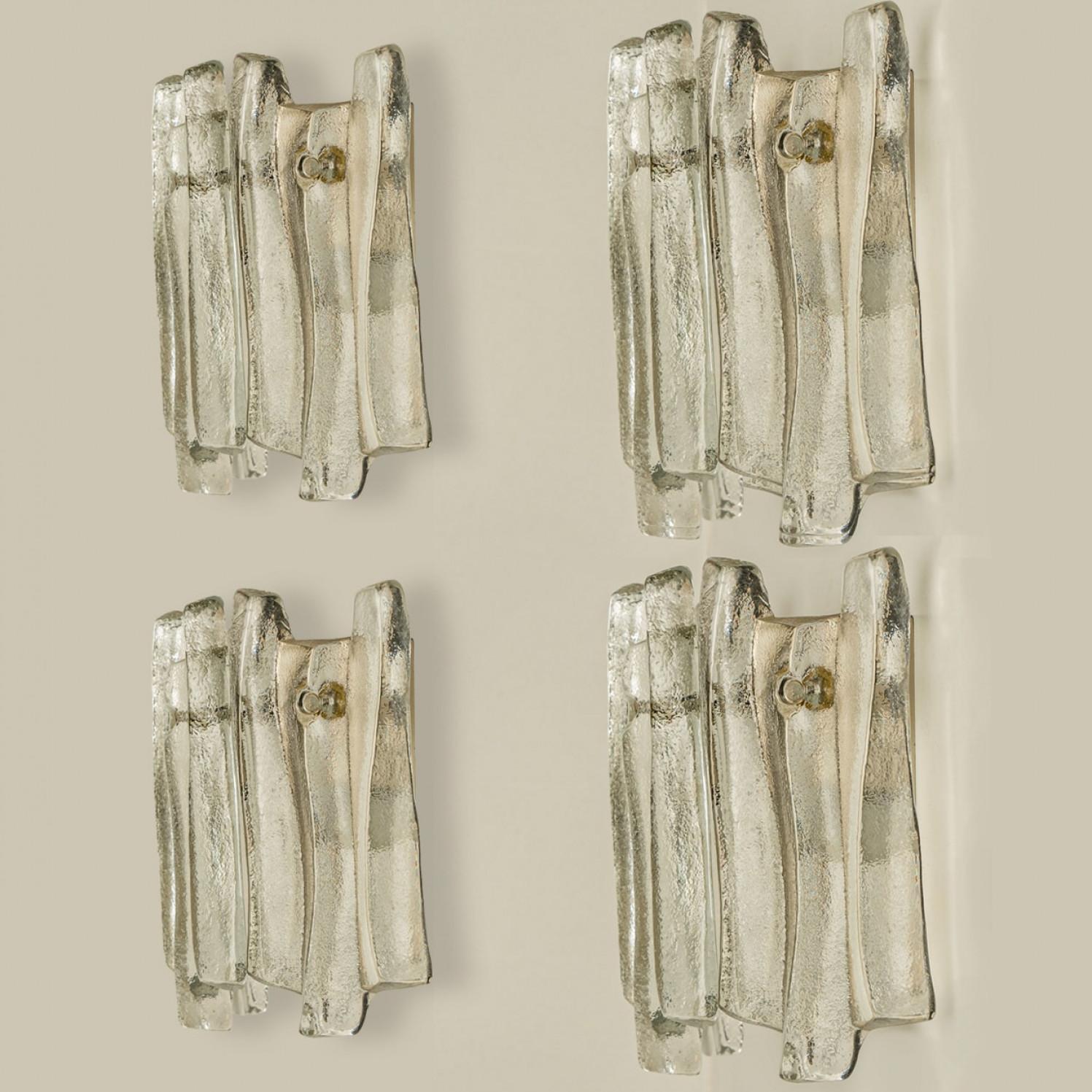 Mehrere Wandleuchten aus strukturiertem Eisglas und Chrom Kalmar, 1970 (Moderne der Mitte des Jahrhunderts) im Angebot